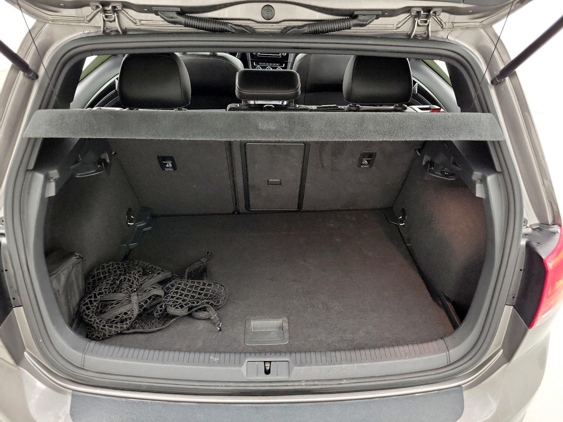 Thumbnail: 2016 Volkswagen Golf - 20