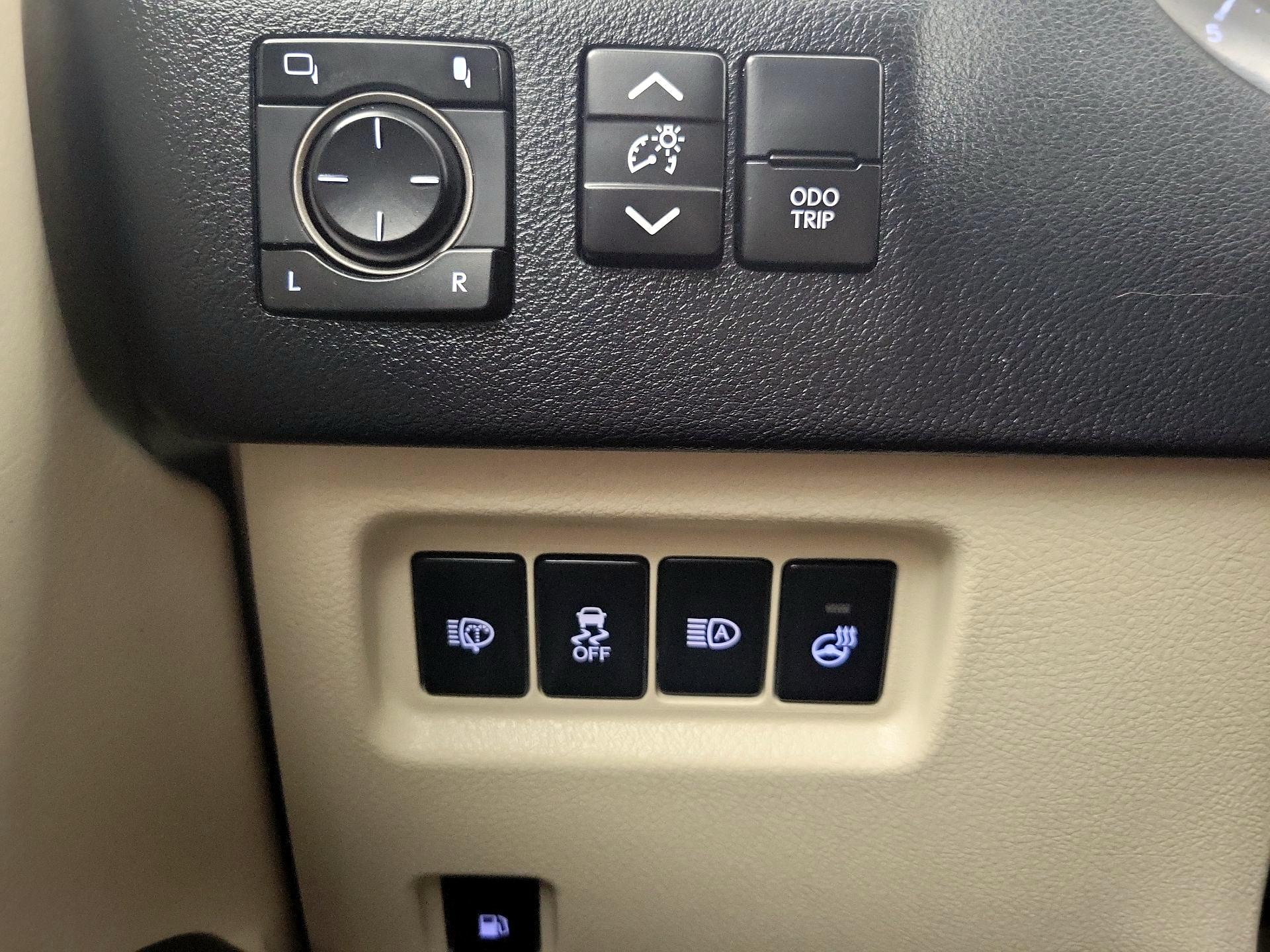 Thumbnail: 2023 Lexus GX - 13