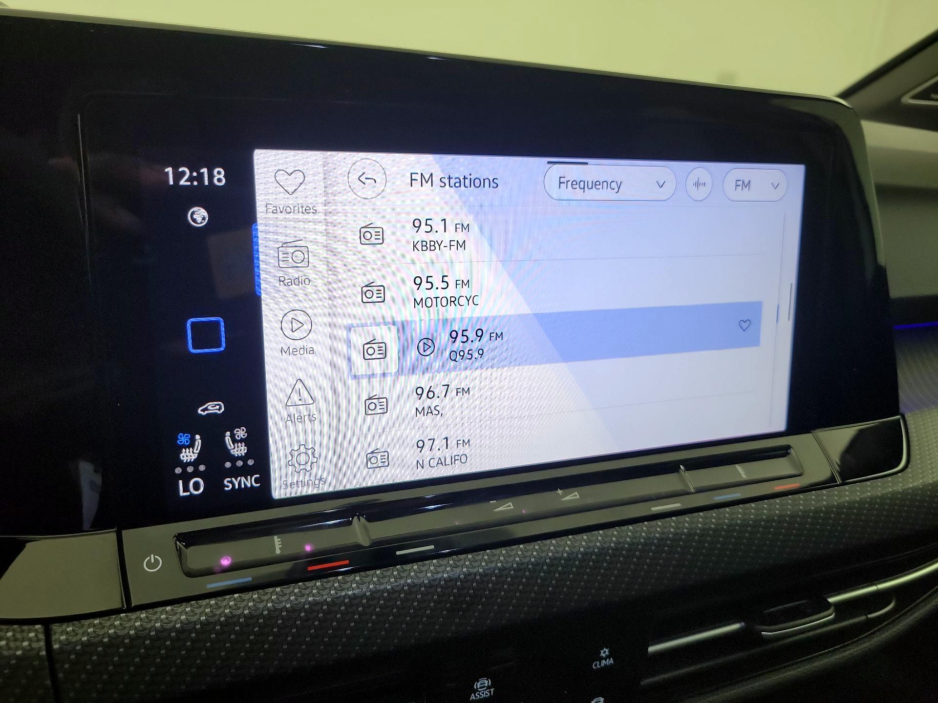 Thumbnail: 2024 Volkswagen Golf - 15