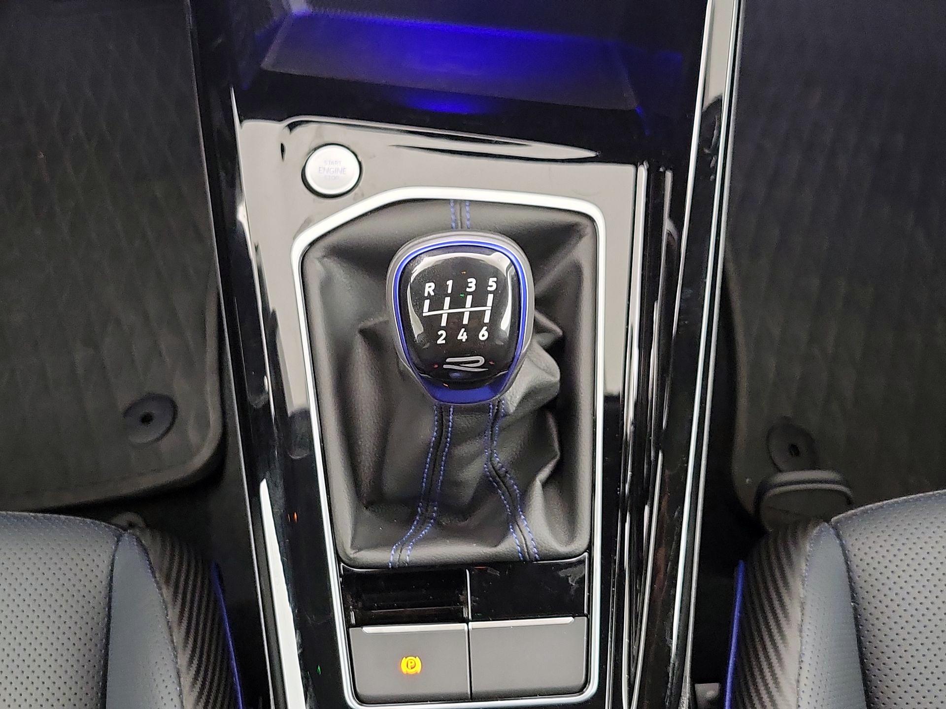 Thumbnail: 2024 Volkswagen Golf - 17