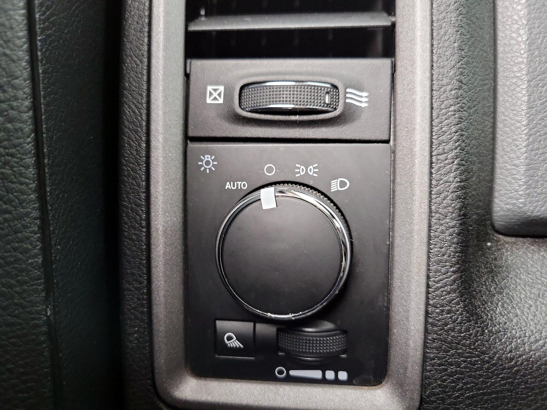 Thumbnail: 2019 RAM 1500 Classic - 13