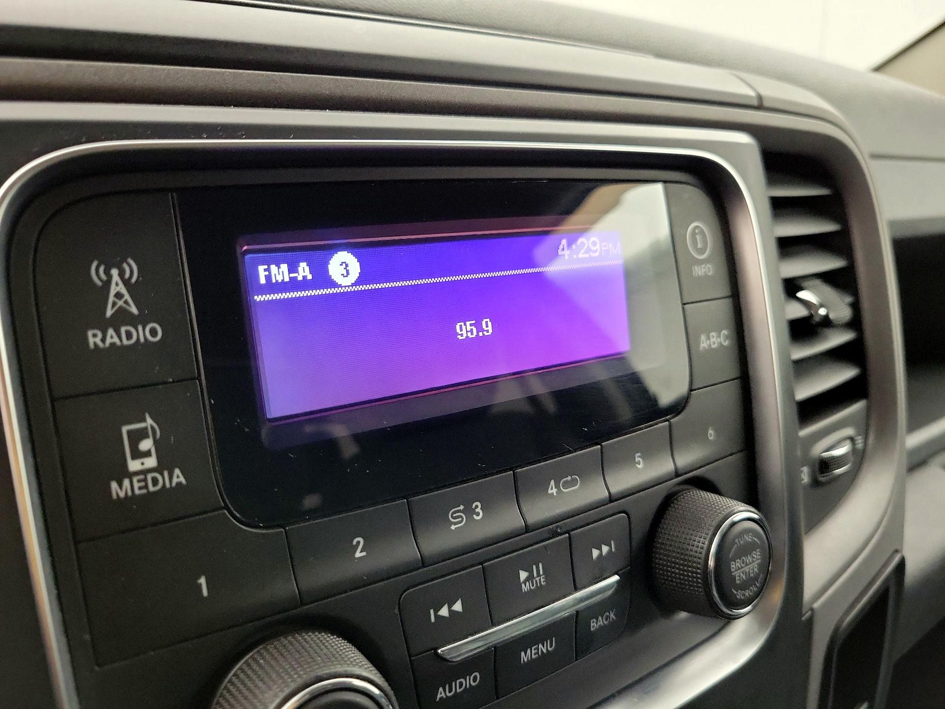 Thumbnail: 2019 RAM 1500 Classic - 15