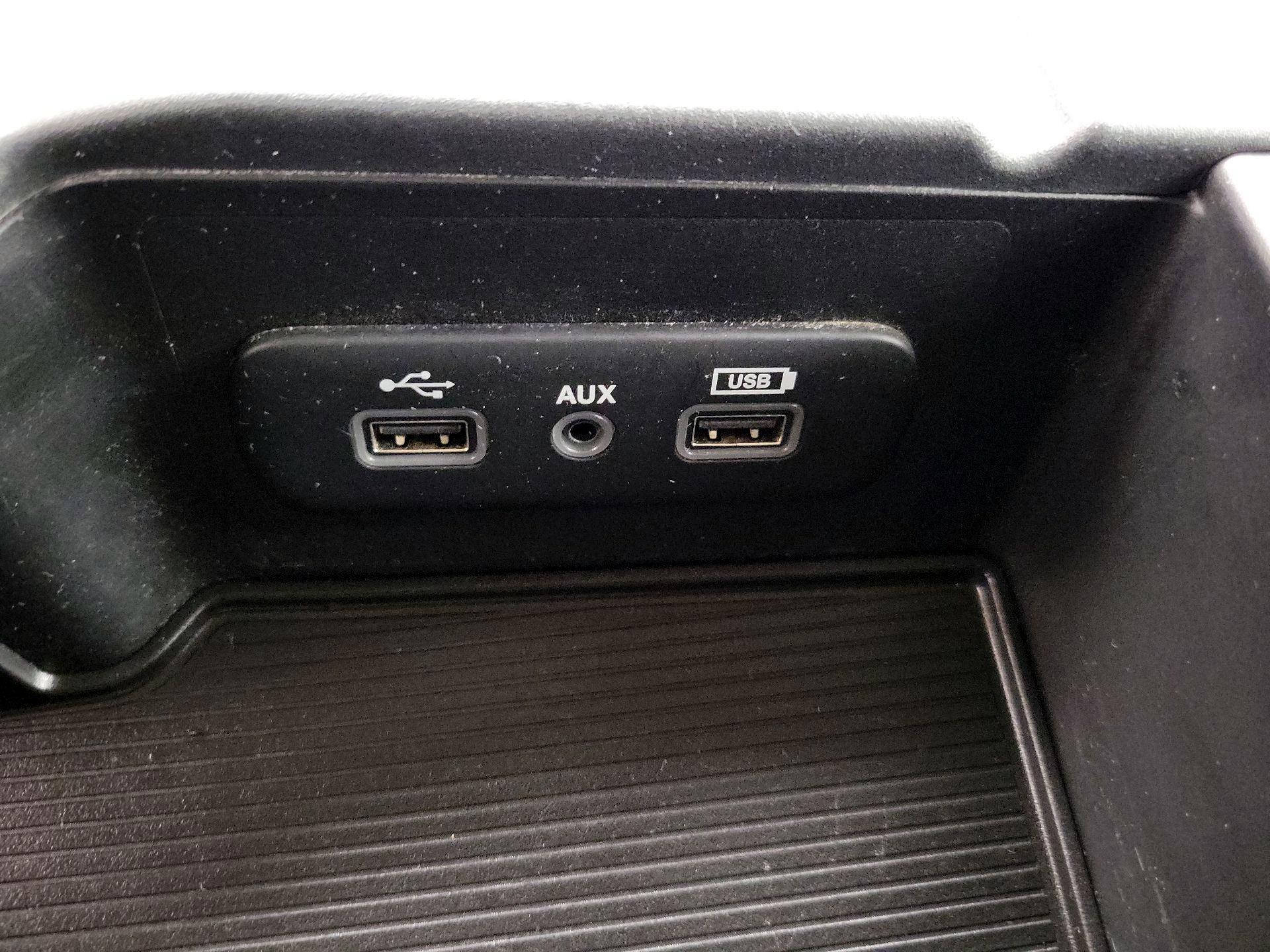 Thumbnail: 2019 RAM 1500 Classic - 18