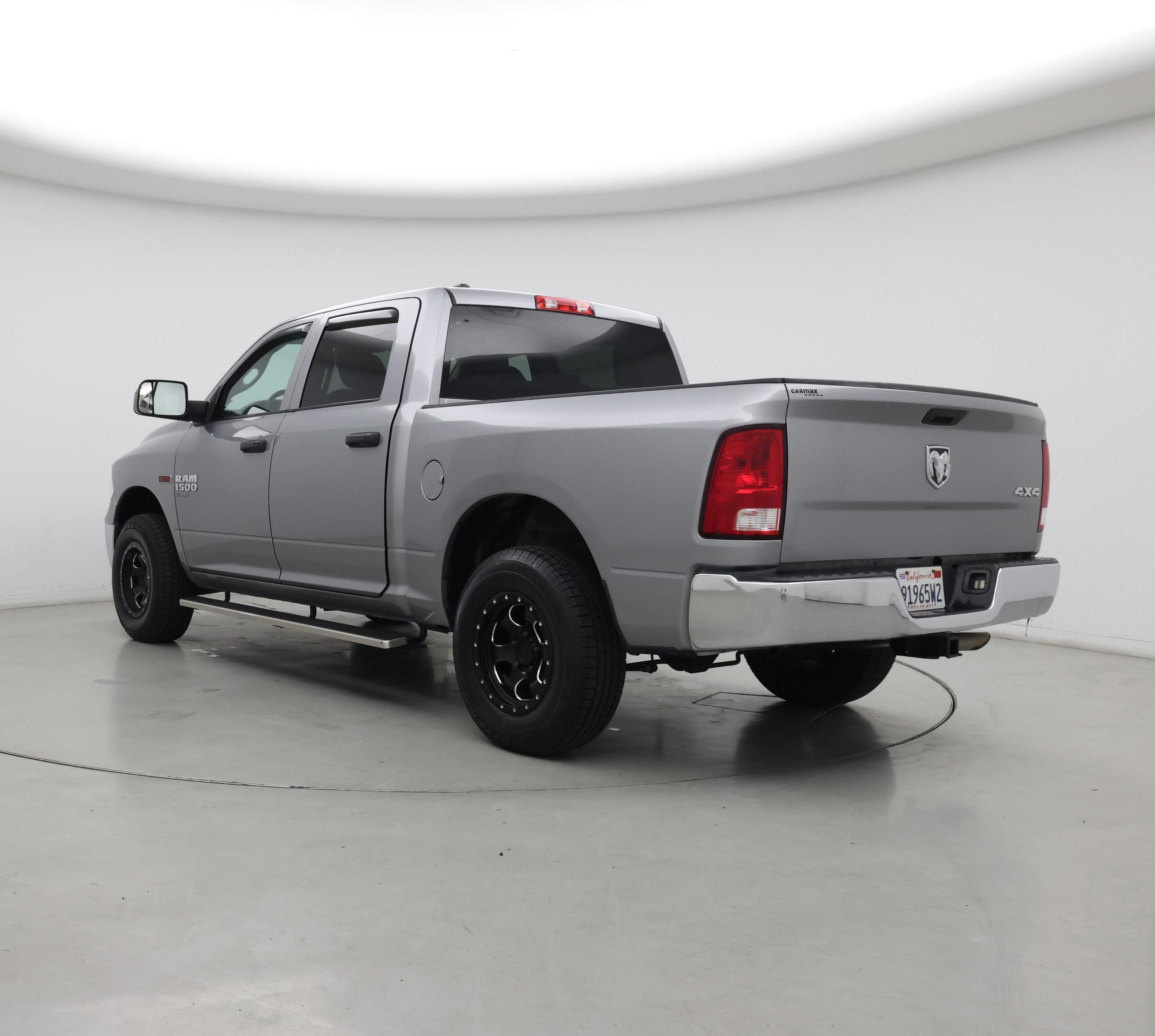 Thumbnail: 2019 RAM 1500 Classic - 2