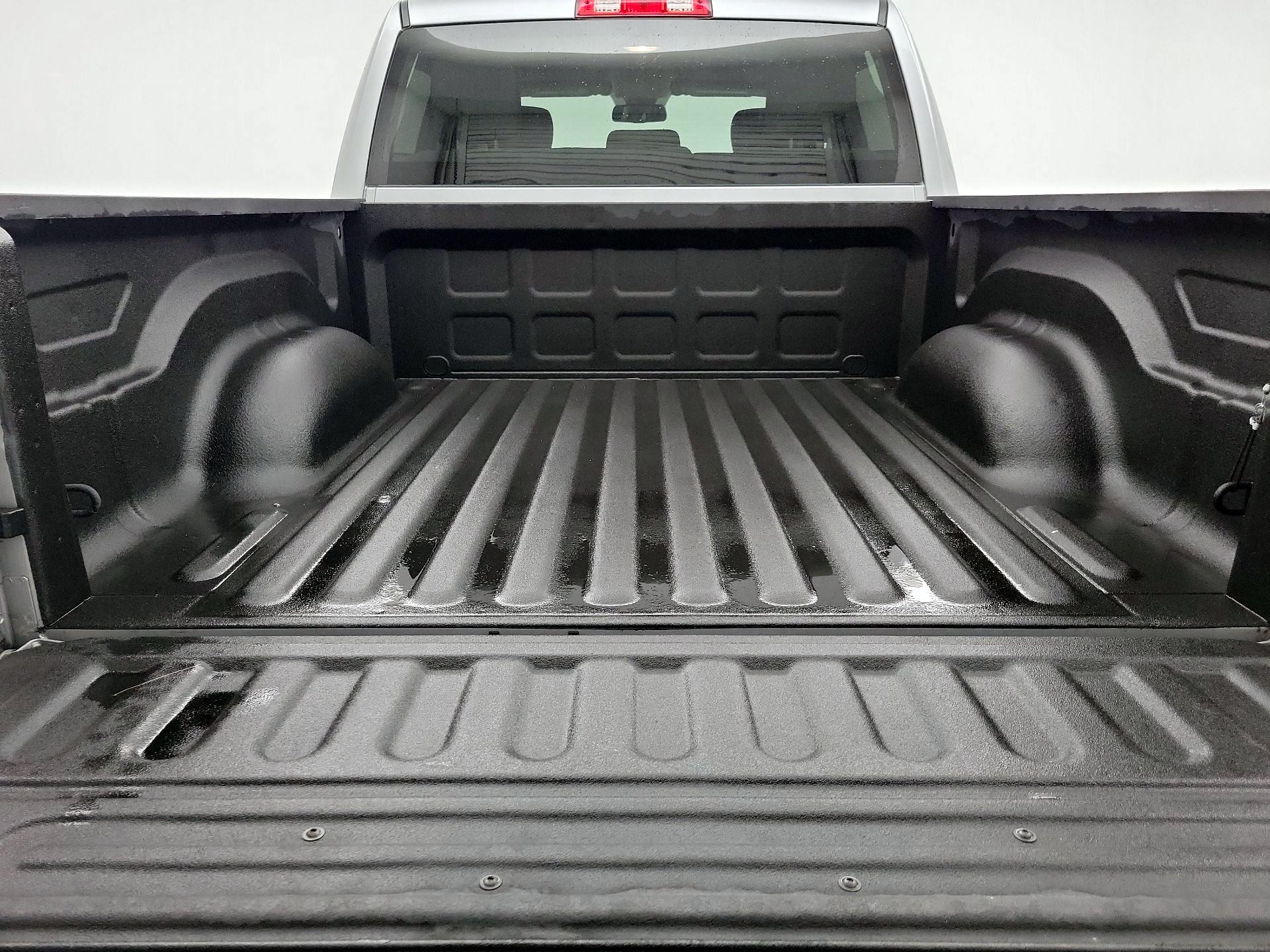 Thumbnail: 2019 RAM 1500 Classic - 20