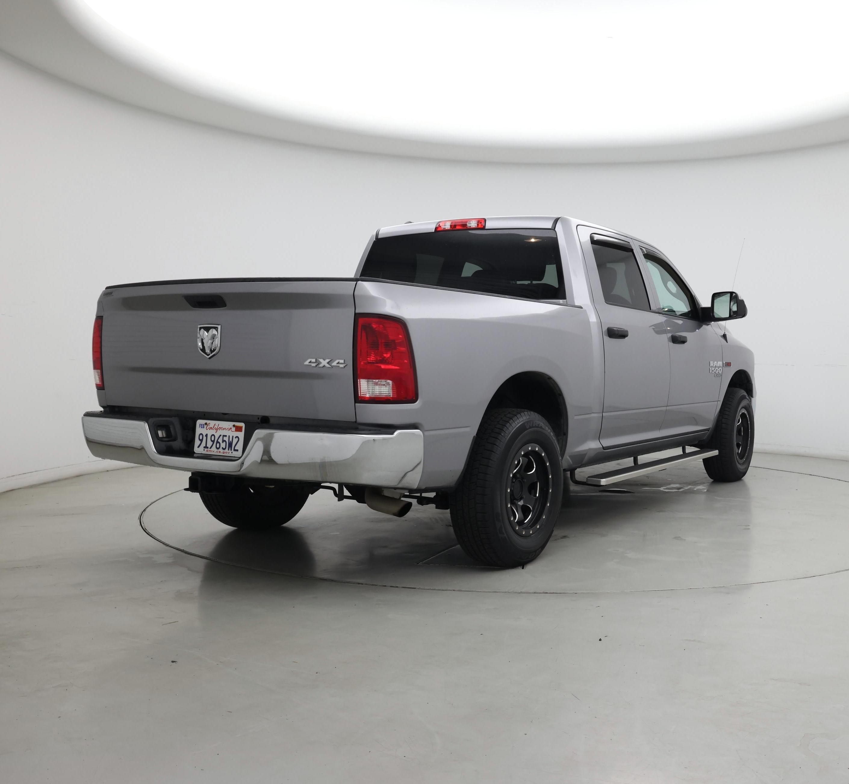 Thumbnail: 2019 RAM 1500 Classic - 8