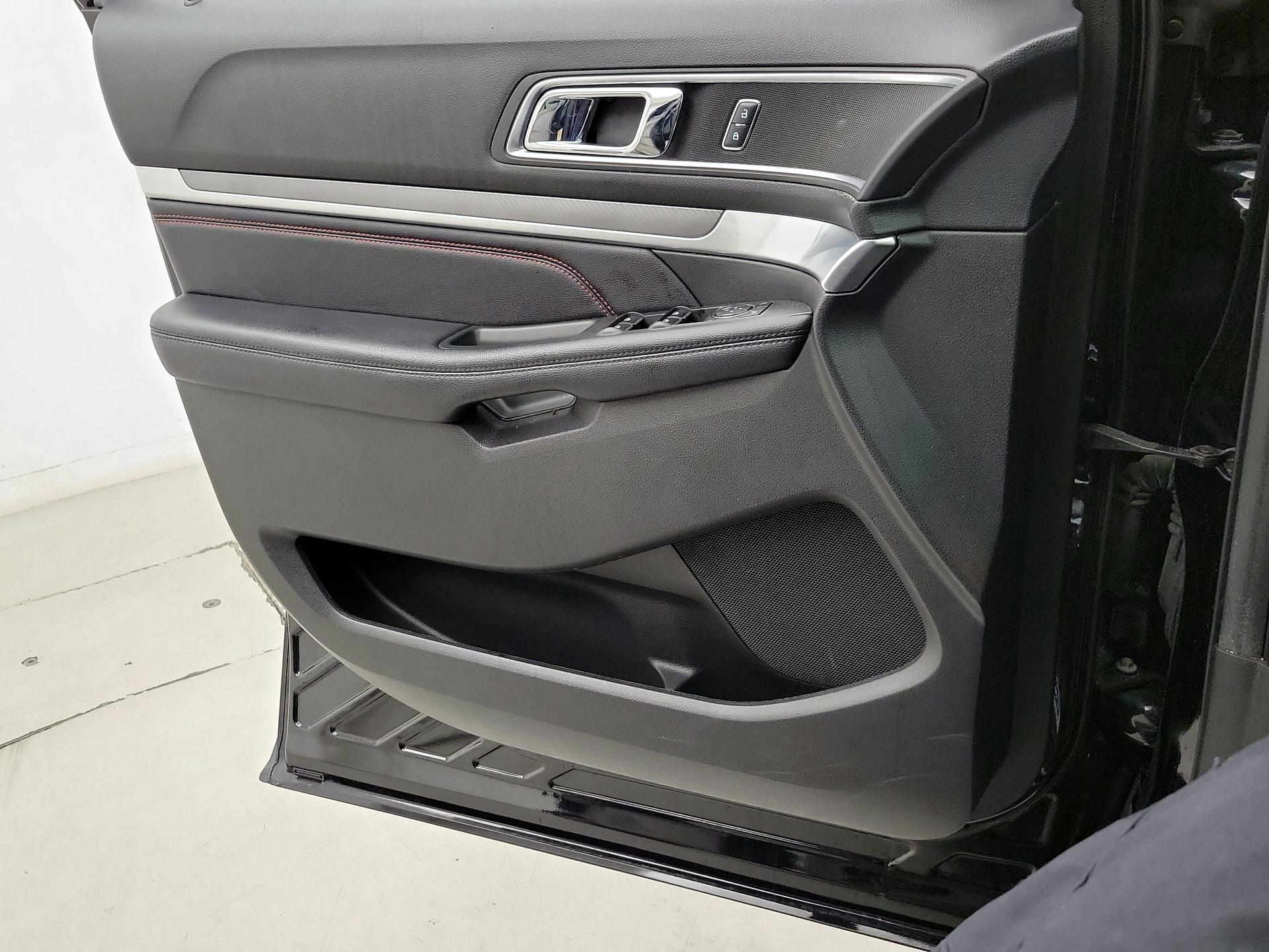 Thumbnail: 2017 Ford Explorer - 12