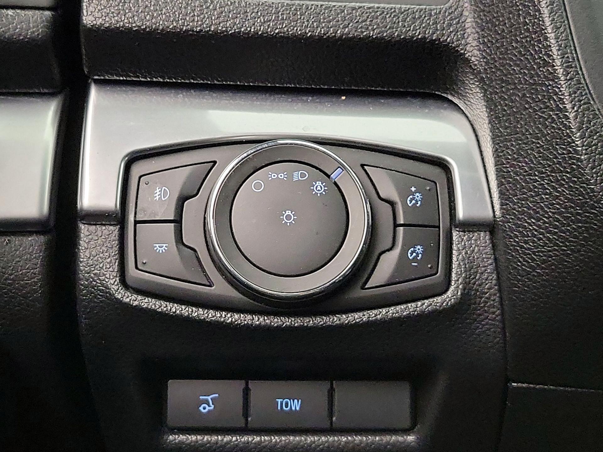 Thumbnail: 2017 Ford Explorer - 13