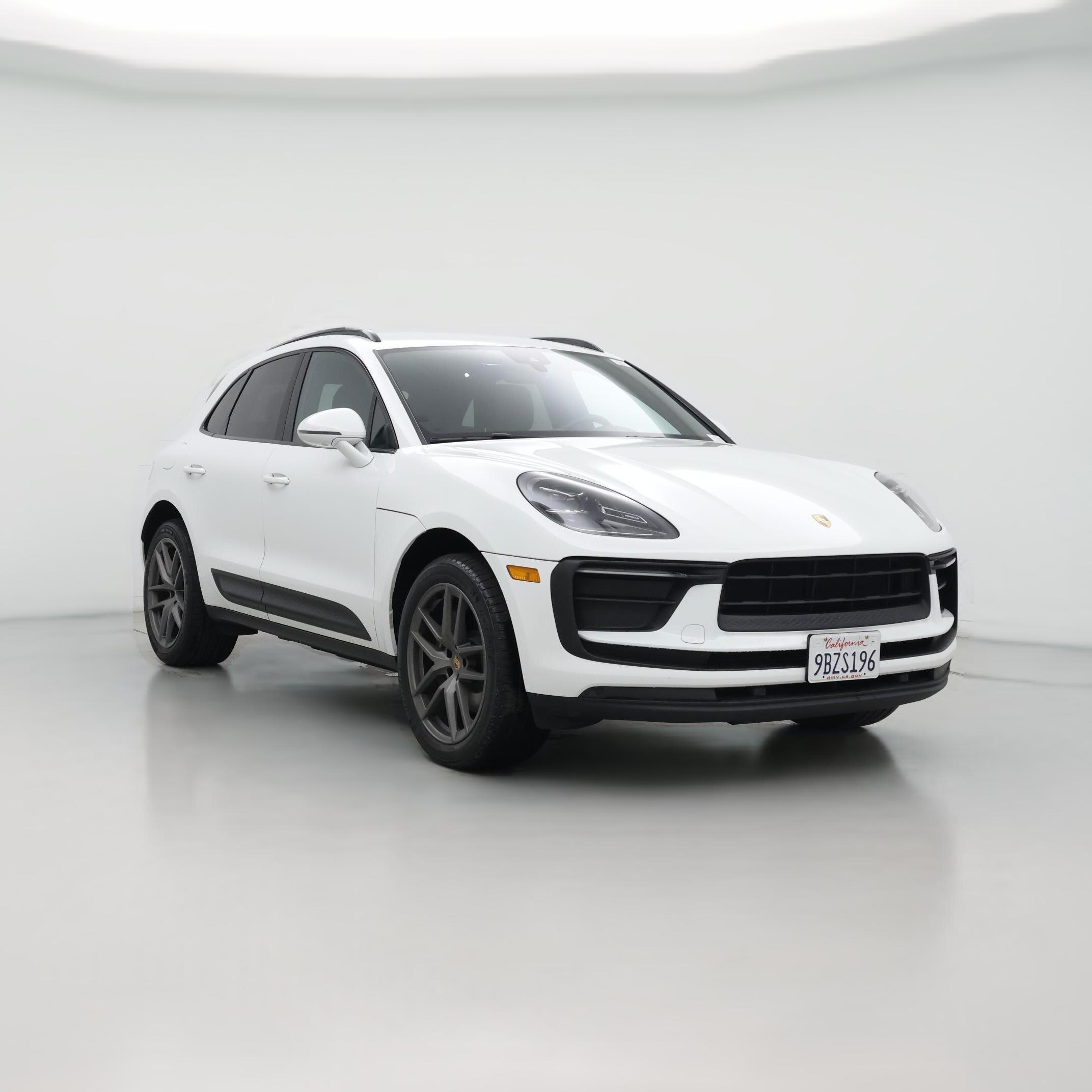 Thumbnail: 2022 Porsche Macan - 1