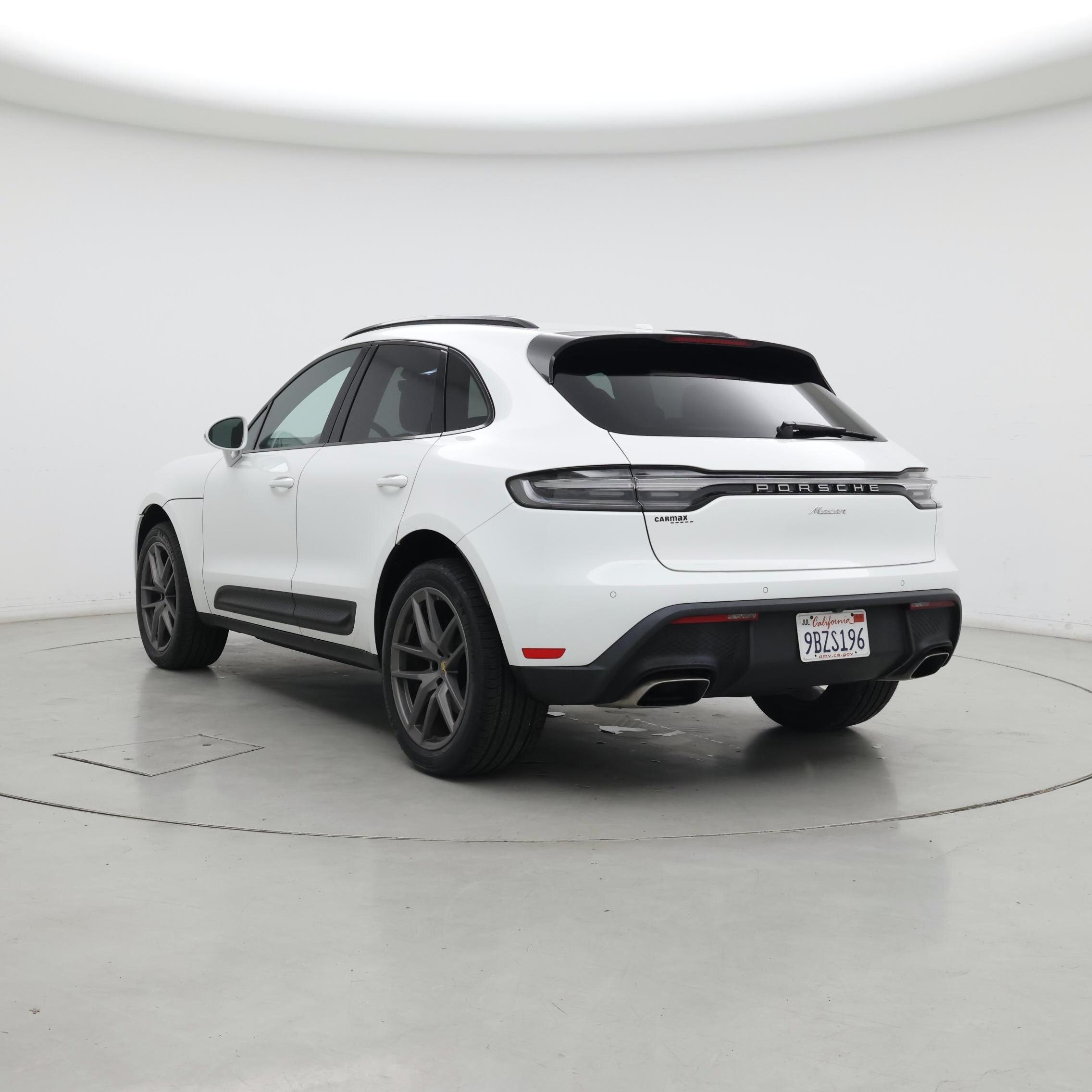 Thumbnail: 2022 Porsche Macan - 2