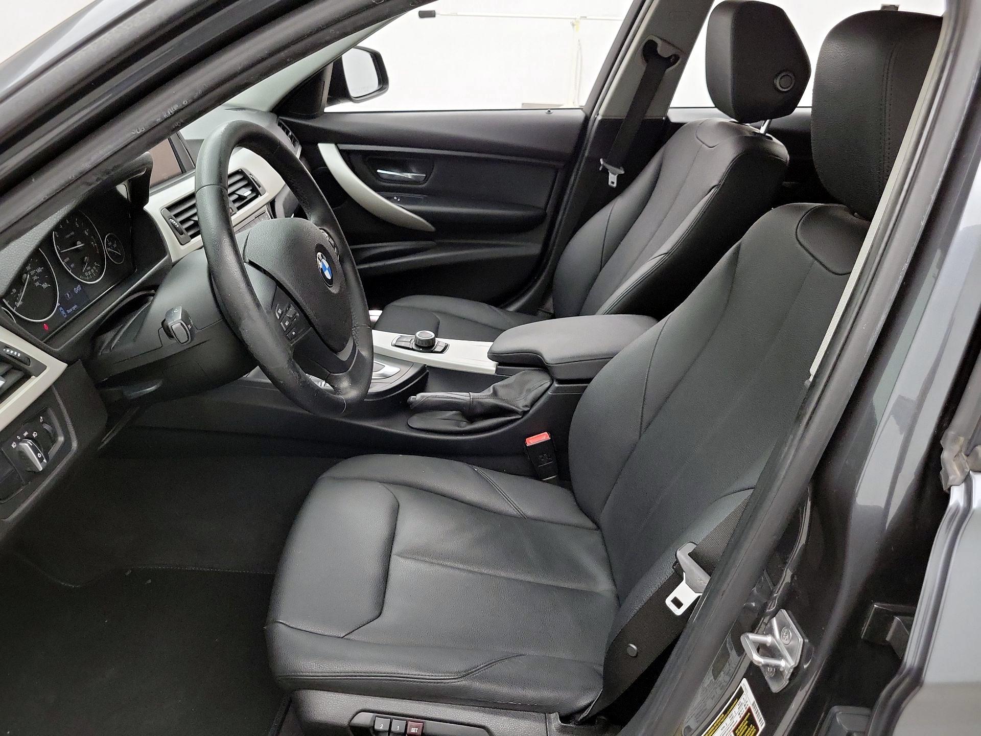 Thumbnail: 2016 BMW 3 Series - 11