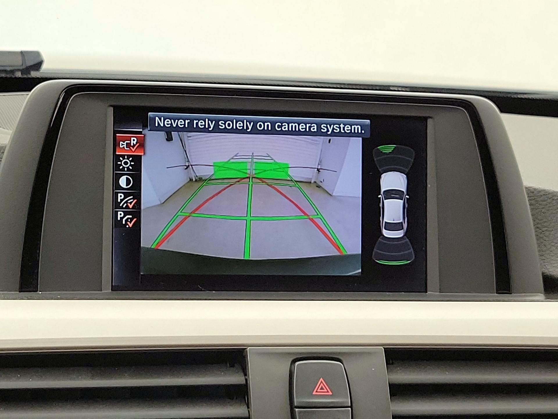 Thumbnail: 2016 BMW 3 Series - 14