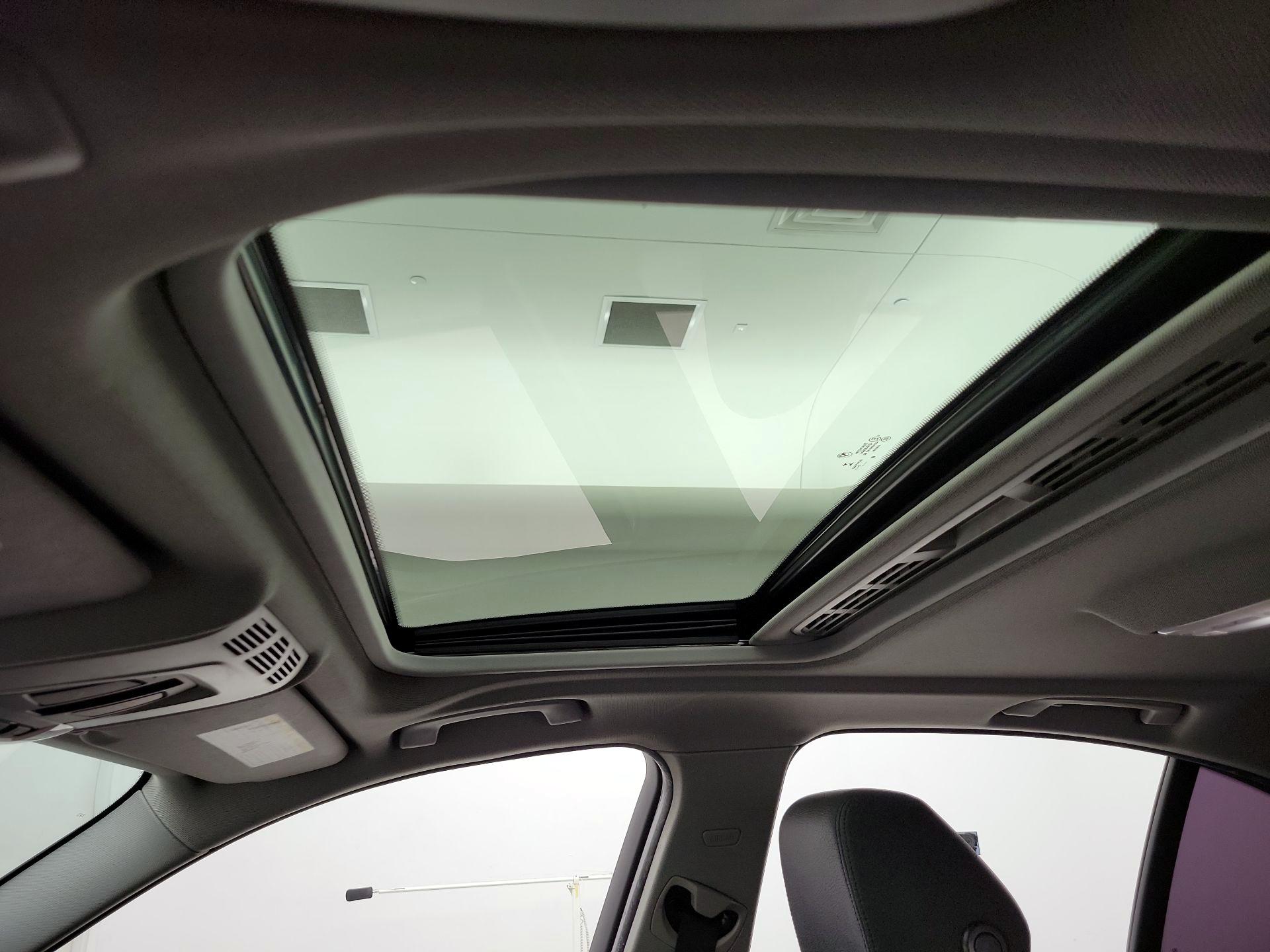 Thumbnail: 2016 BMW 3 Series - 19