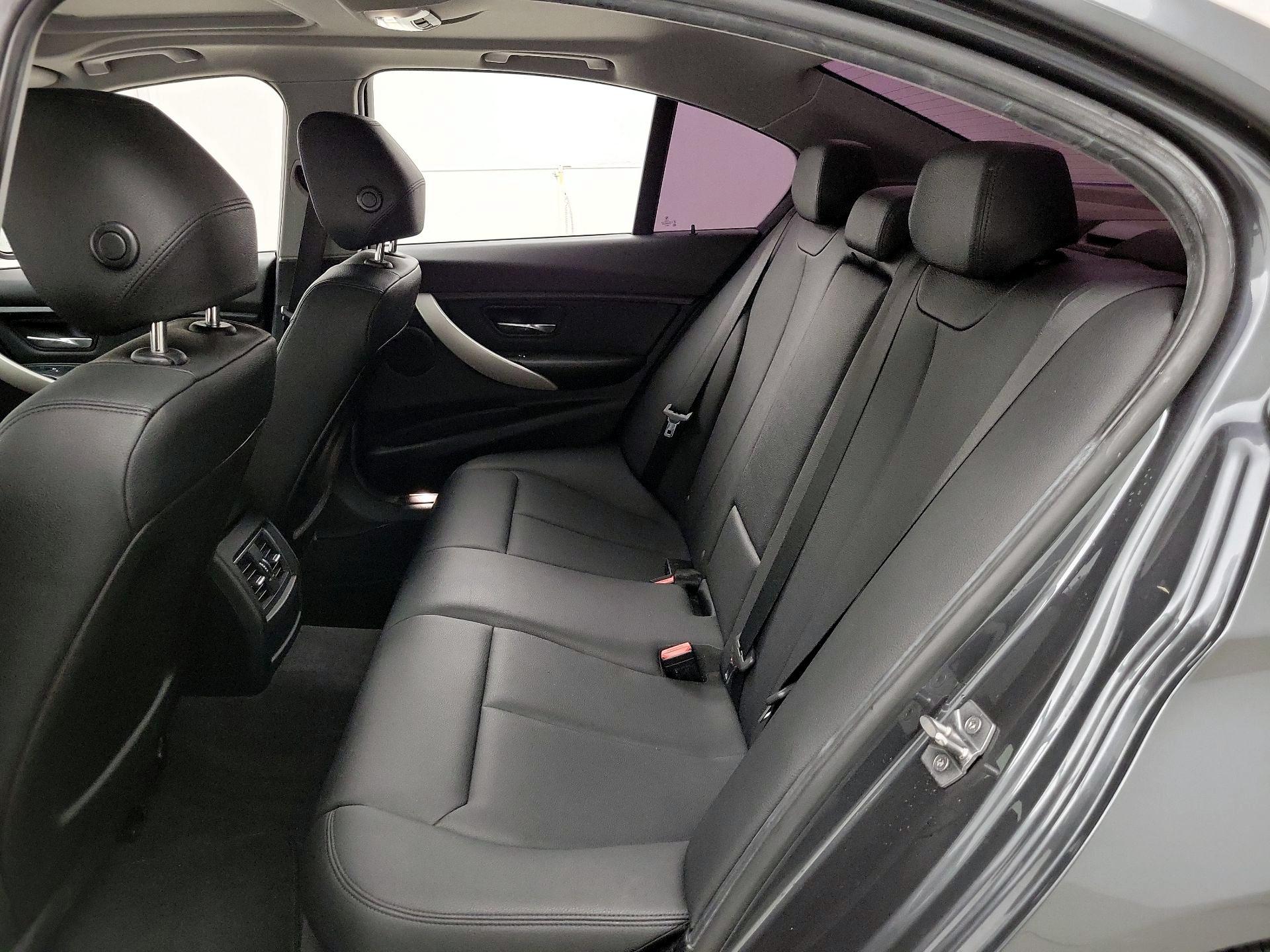 Thumbnail: 2016 BMW 3 Series - 20