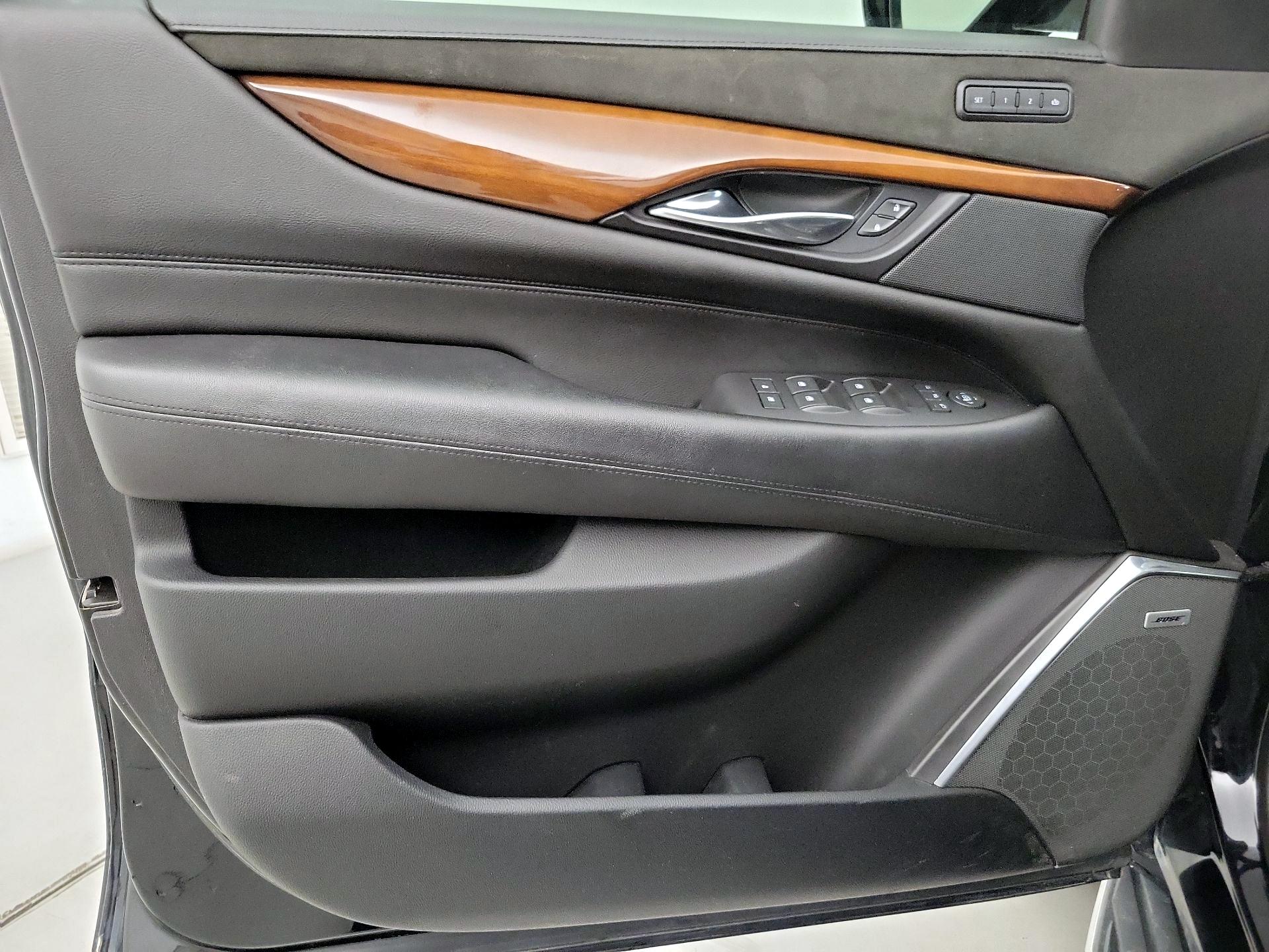 Thumbnail: 2019 Cadillac Escalade - 12