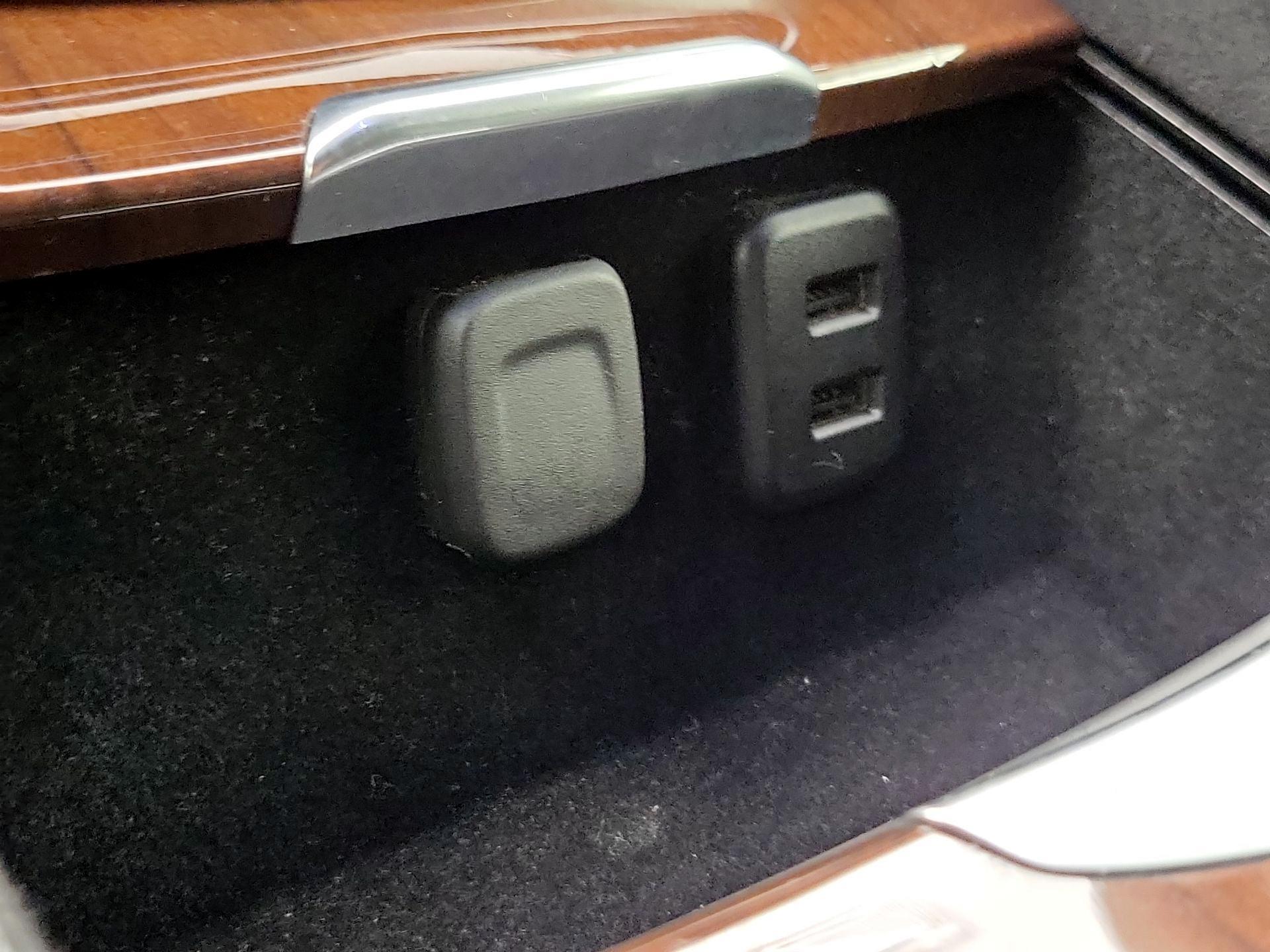 Thumbnail: 2019 Cadillac Escalade - 19