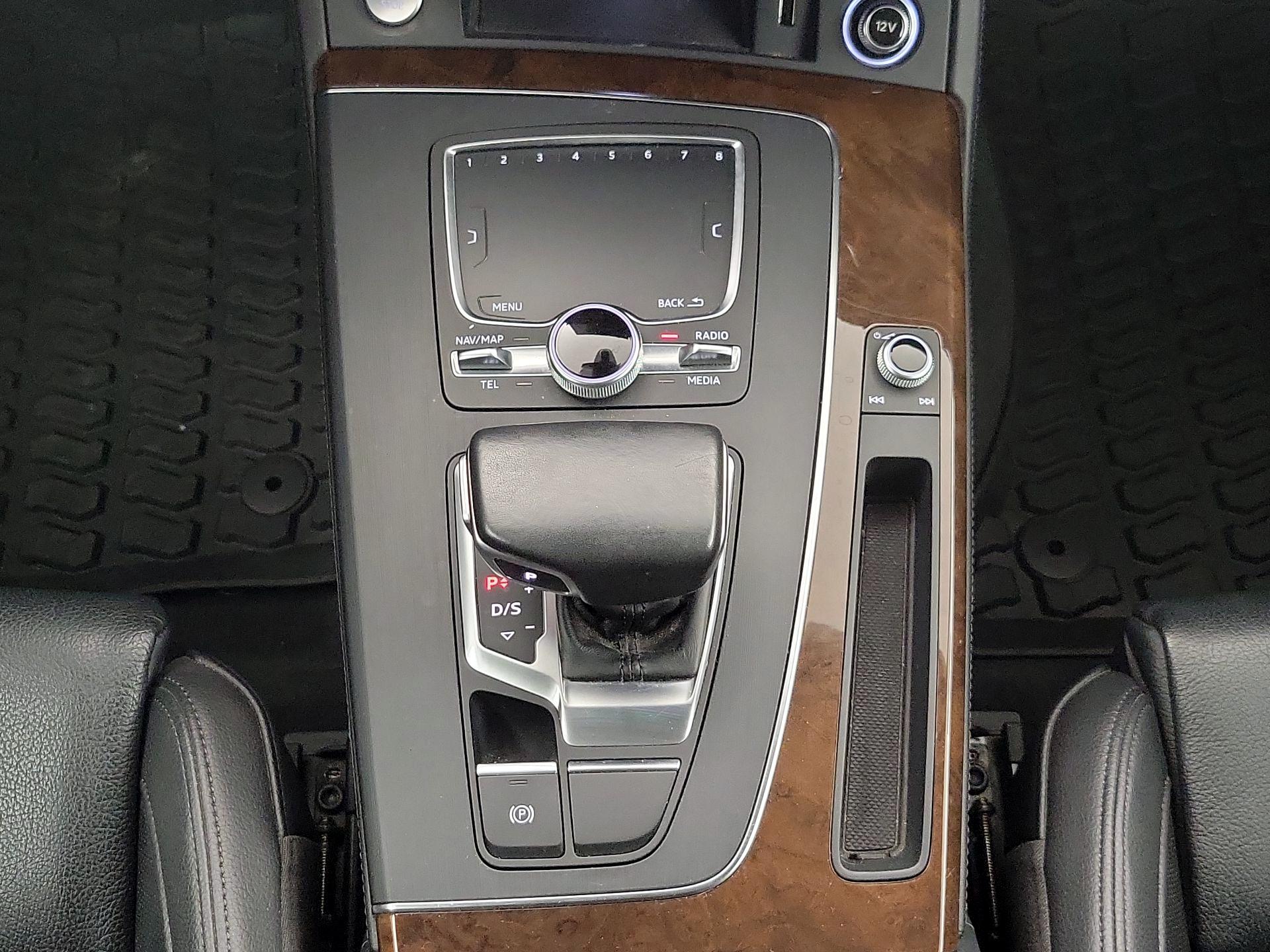 Thumbnail: 2019 Audi Q5 - 18