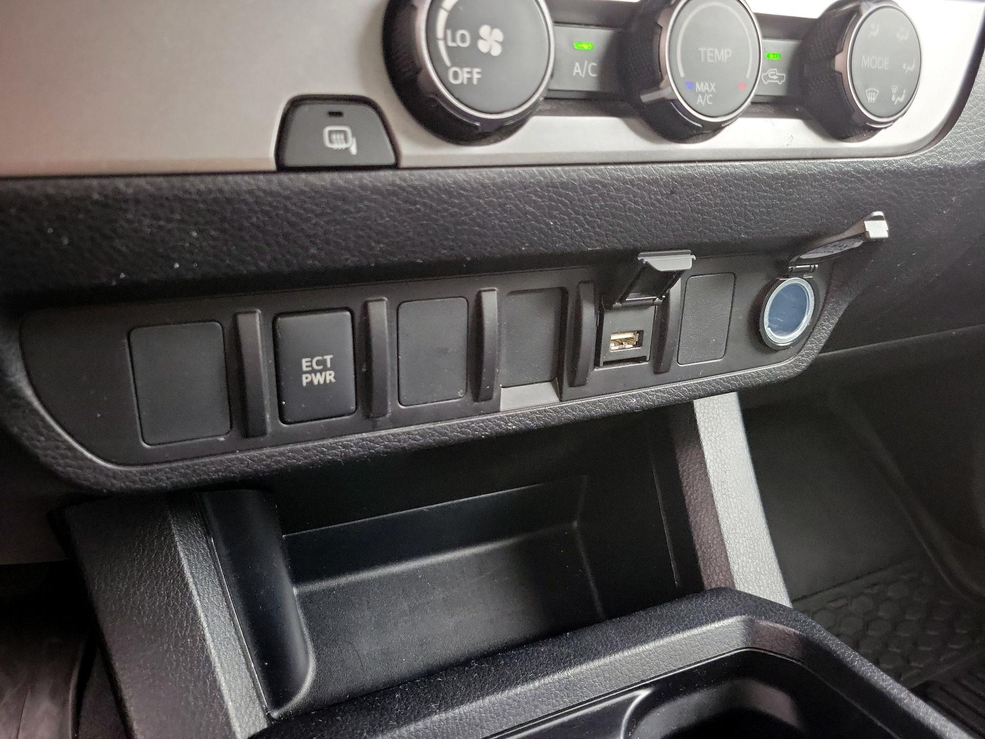 Thumbnail: 2020 Toyota Tacoma - 18