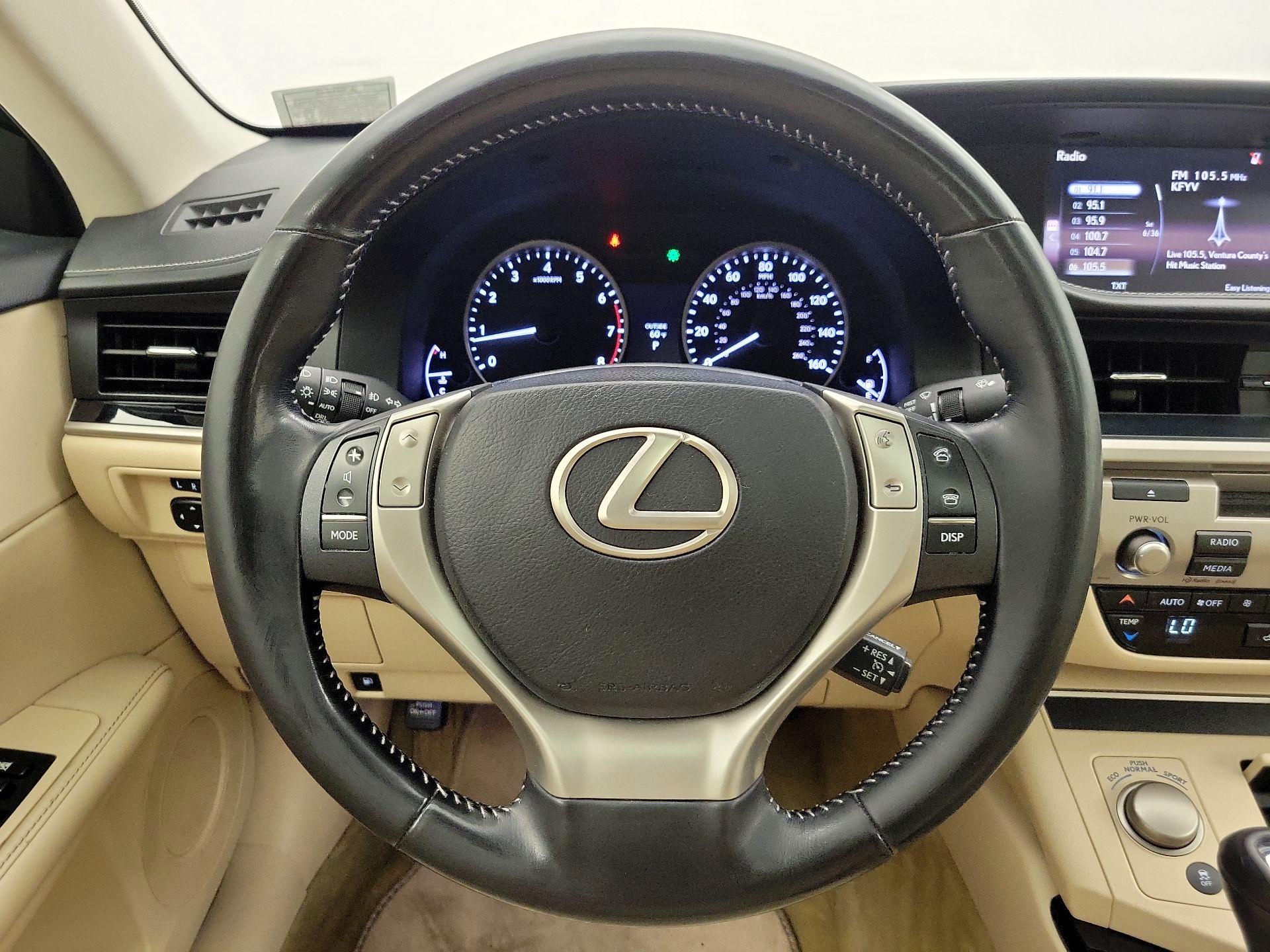 Thumbnail: 2015 Lexus ES - 10
