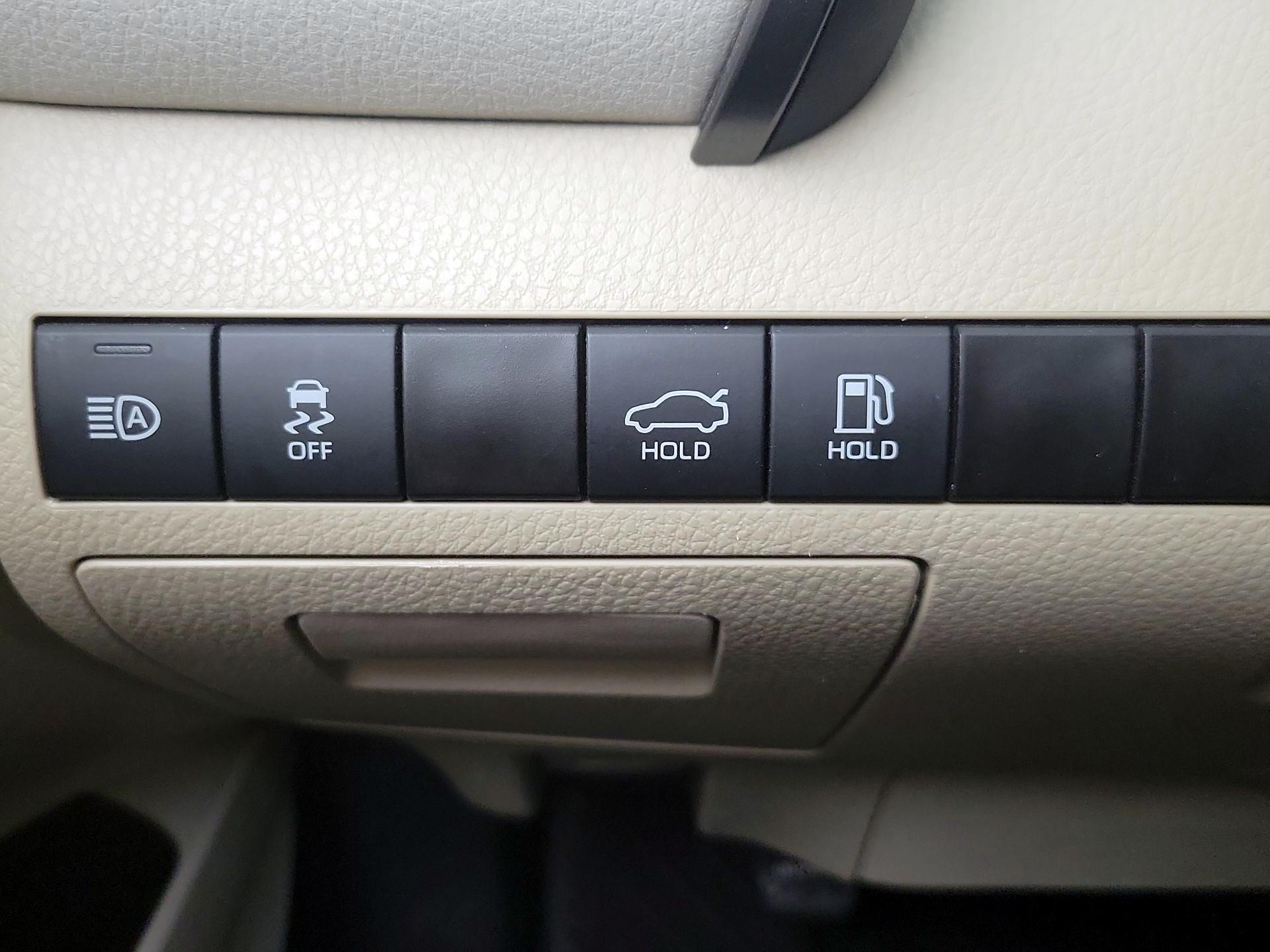 Thumbnail: 2023 Toyota Camry - 13