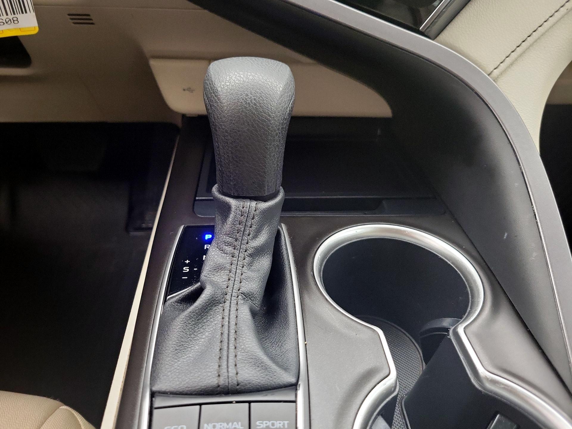 Thumbnail: 2023 Toyota Camry - 17