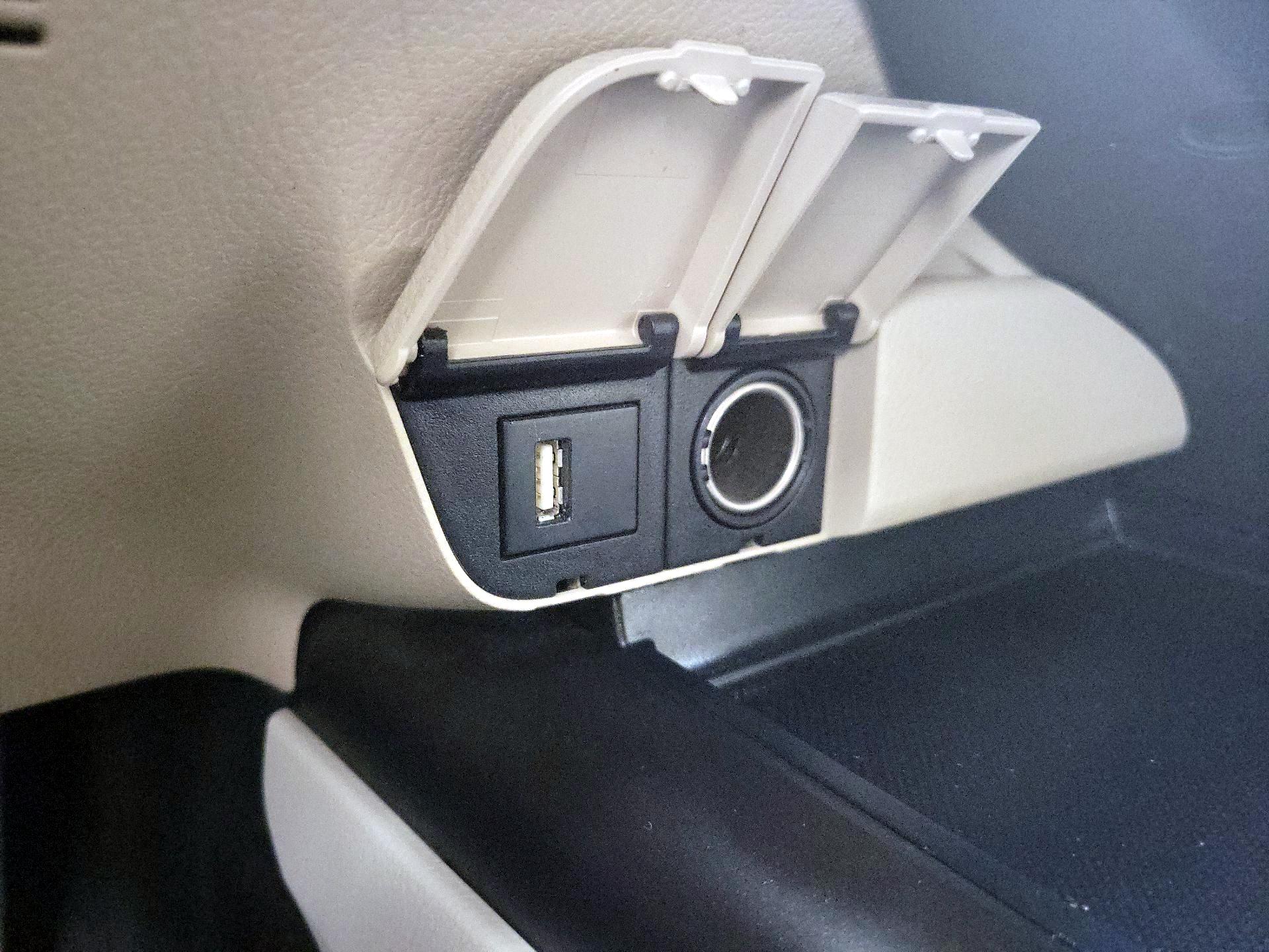 Thumbnail: 2023 Toyota Camry - 18