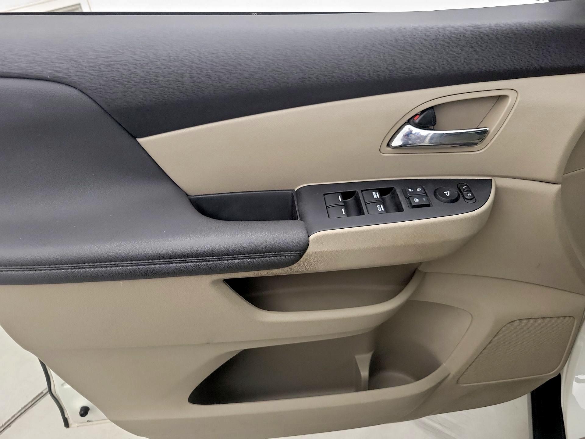 Thumbnail: 2016 Honda Odyssey - 12