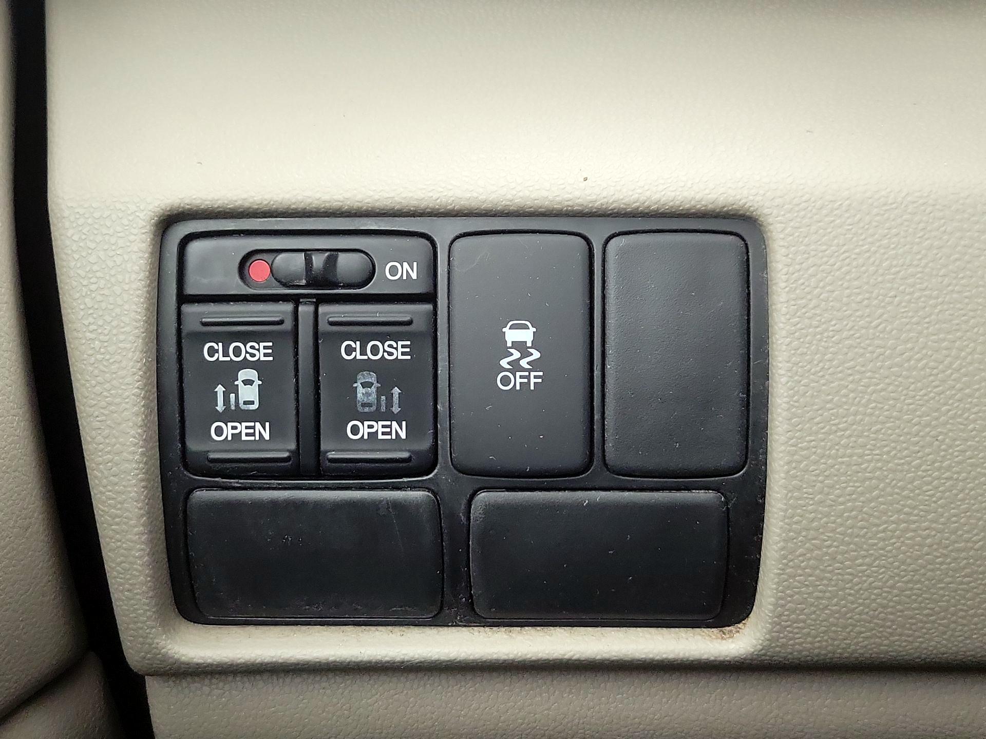 Thumbnail: 2016 Honda Odyssey - 13