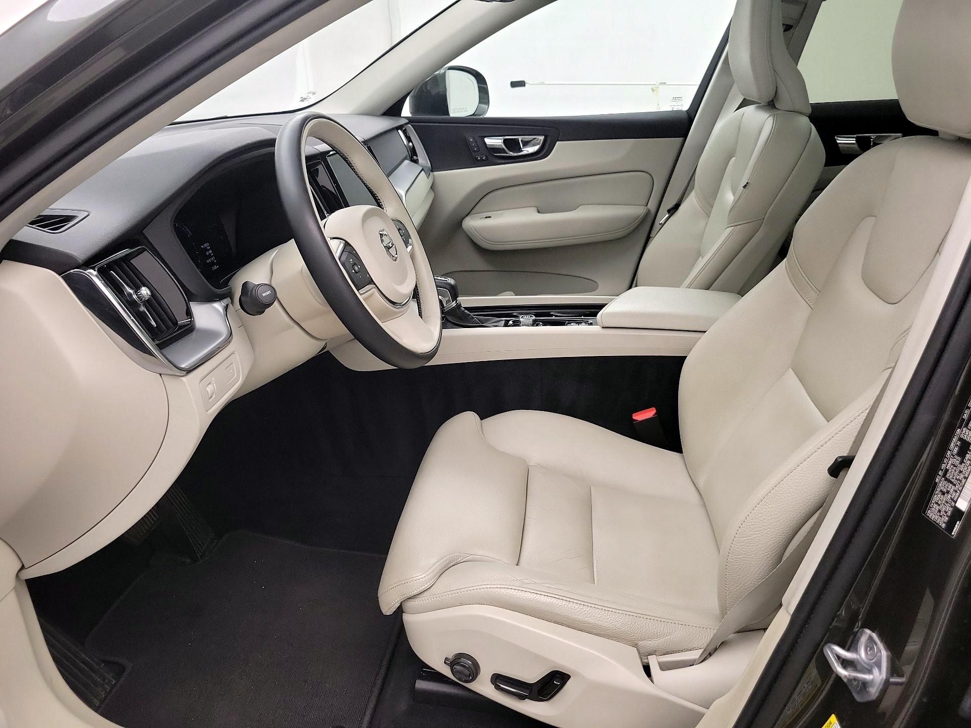 Thumbnail: 2019 Volvo XC60 - 11