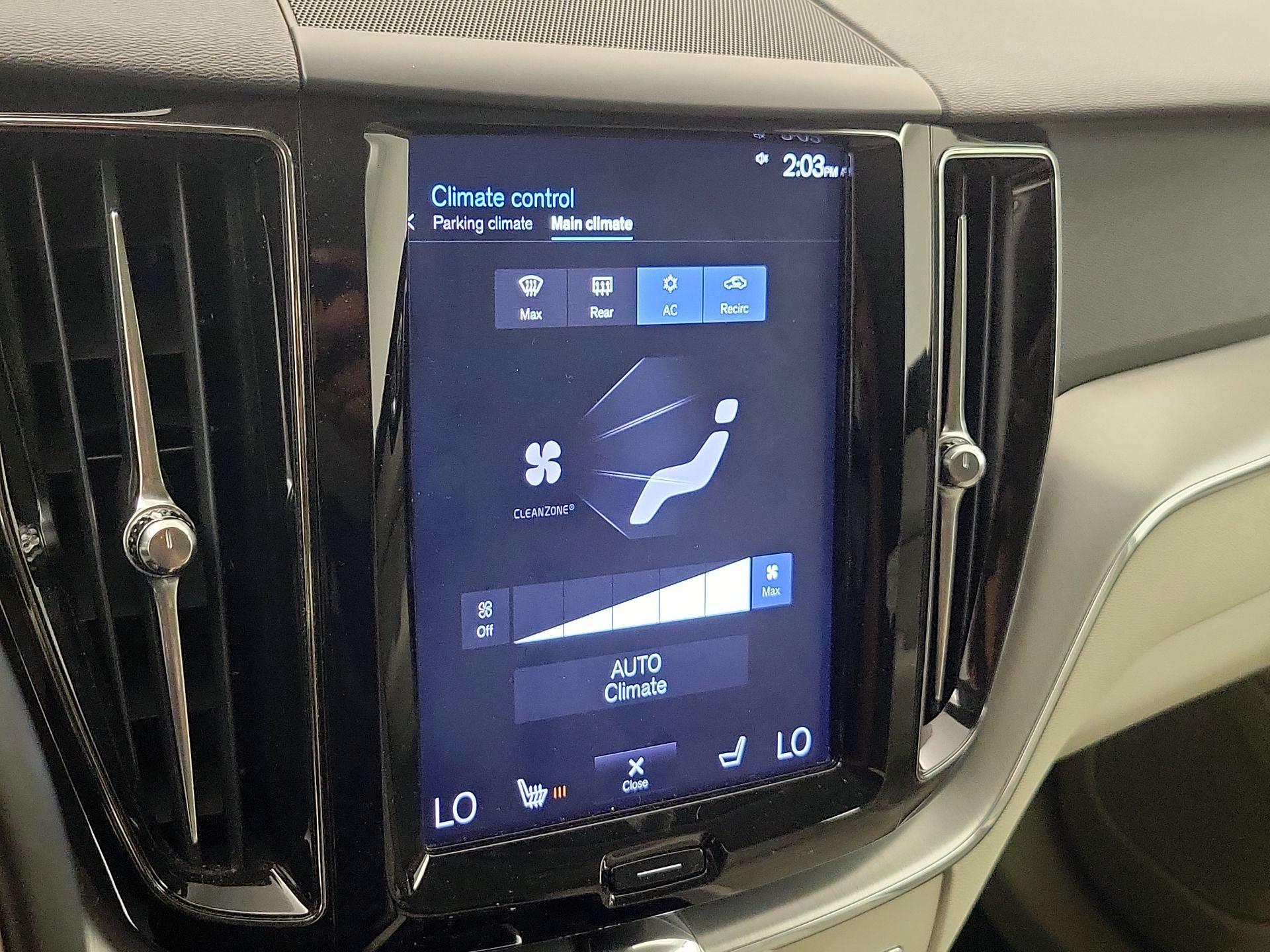 Thumbnail: 2019 Volvo XC60 - 16