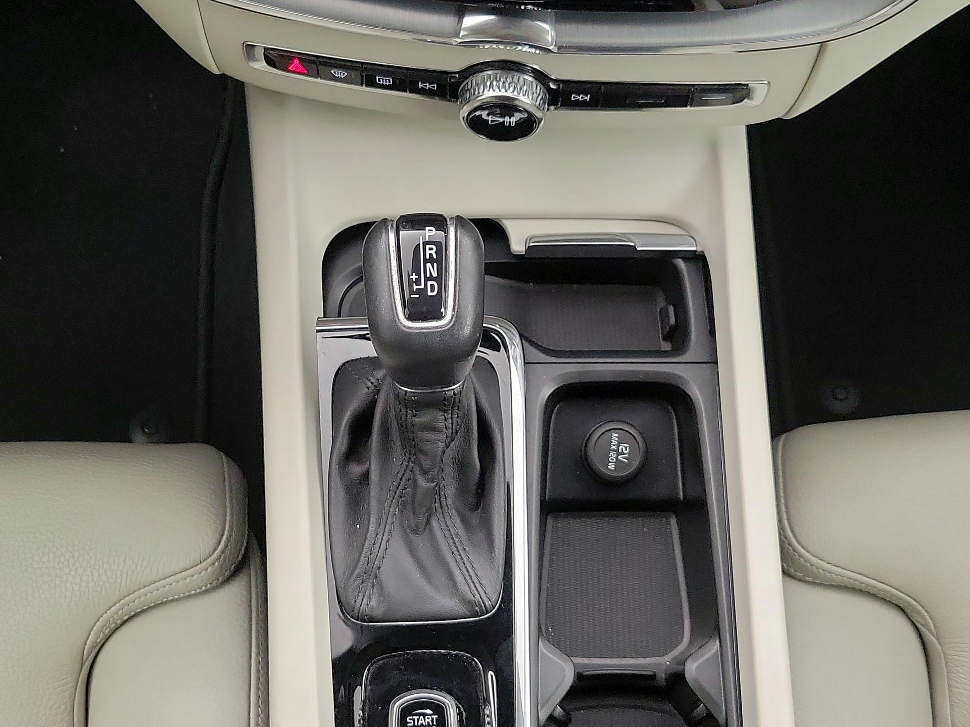 Thumbnail: 2019 Volvo XC60 - 17