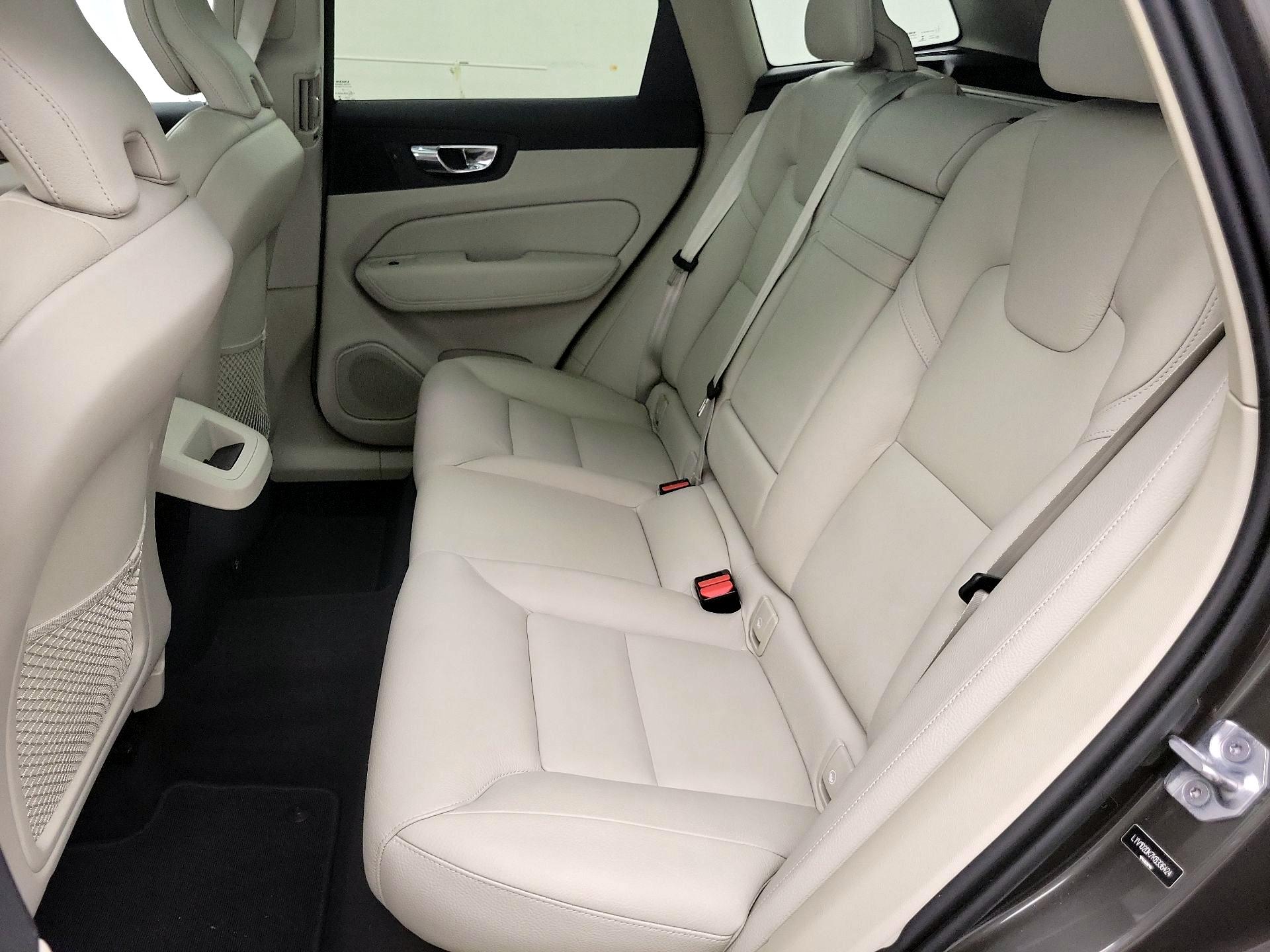 Thumbnail: 2019 Volvo XC60 - 20