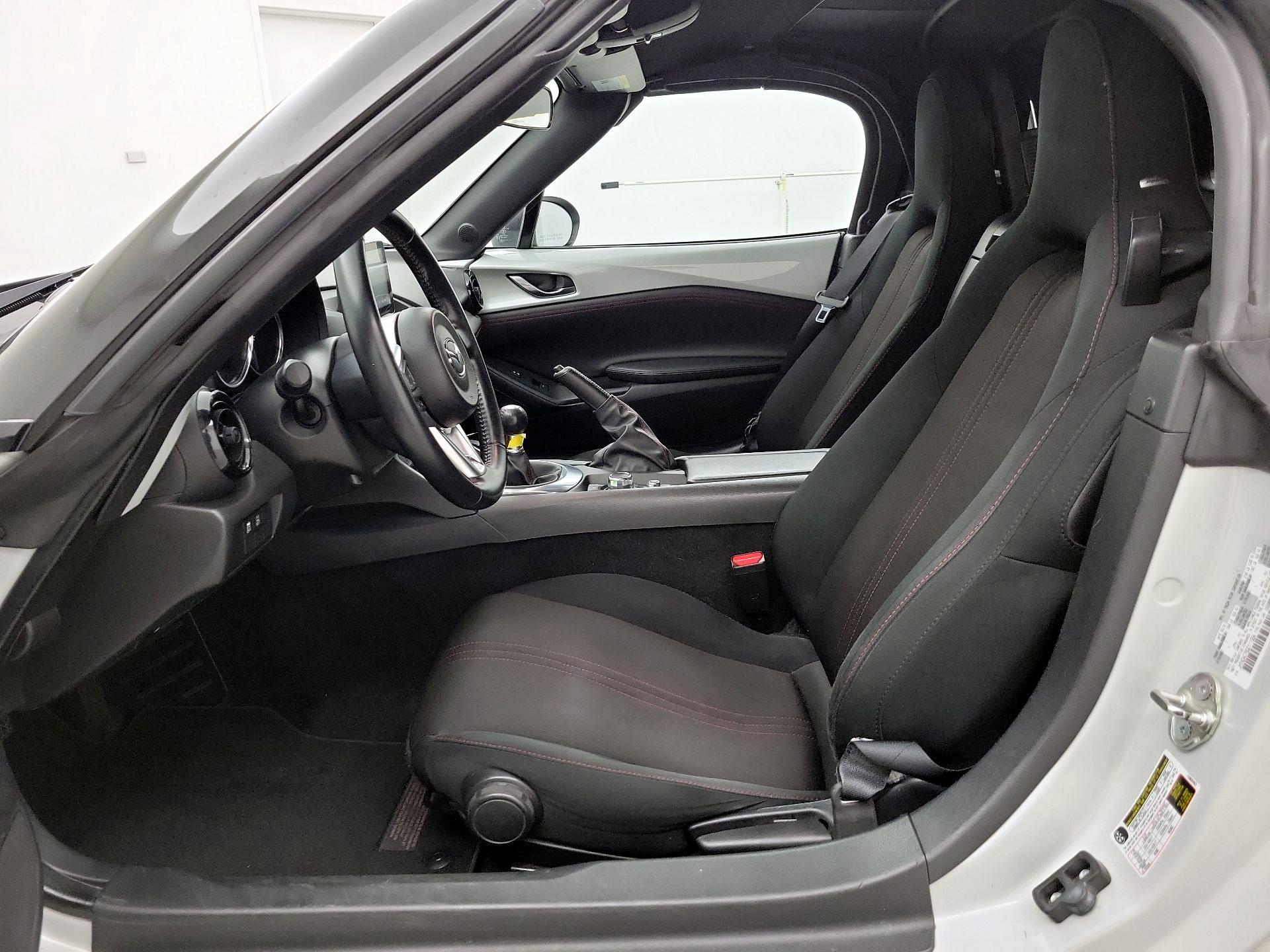 Thumbnail: 2016 Mazda MX-5 Miata - 11