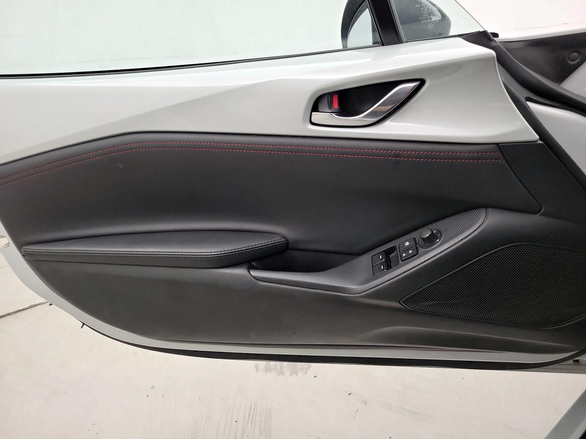 Thumbnail: 2016 Mazda MX-5 Miata - 12