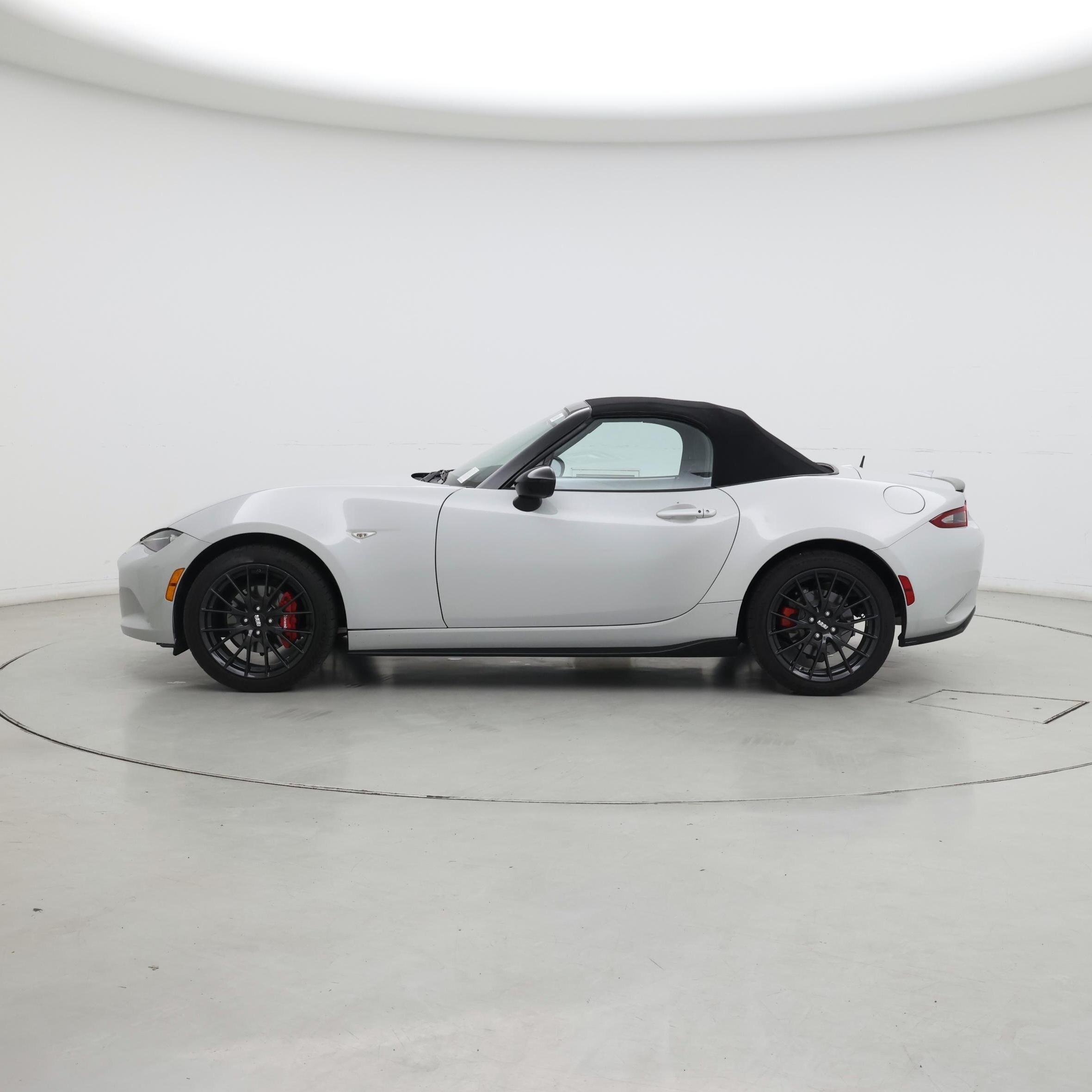 Thumbnail: 2016 Mazda MX-5 Miata - 3