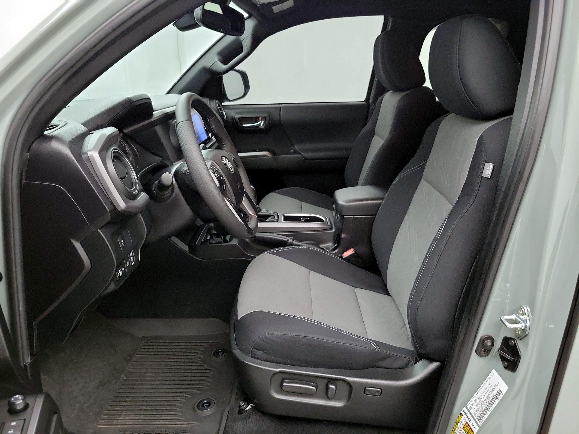 Thumbnail: 2022 Toyota Tacoma - 11