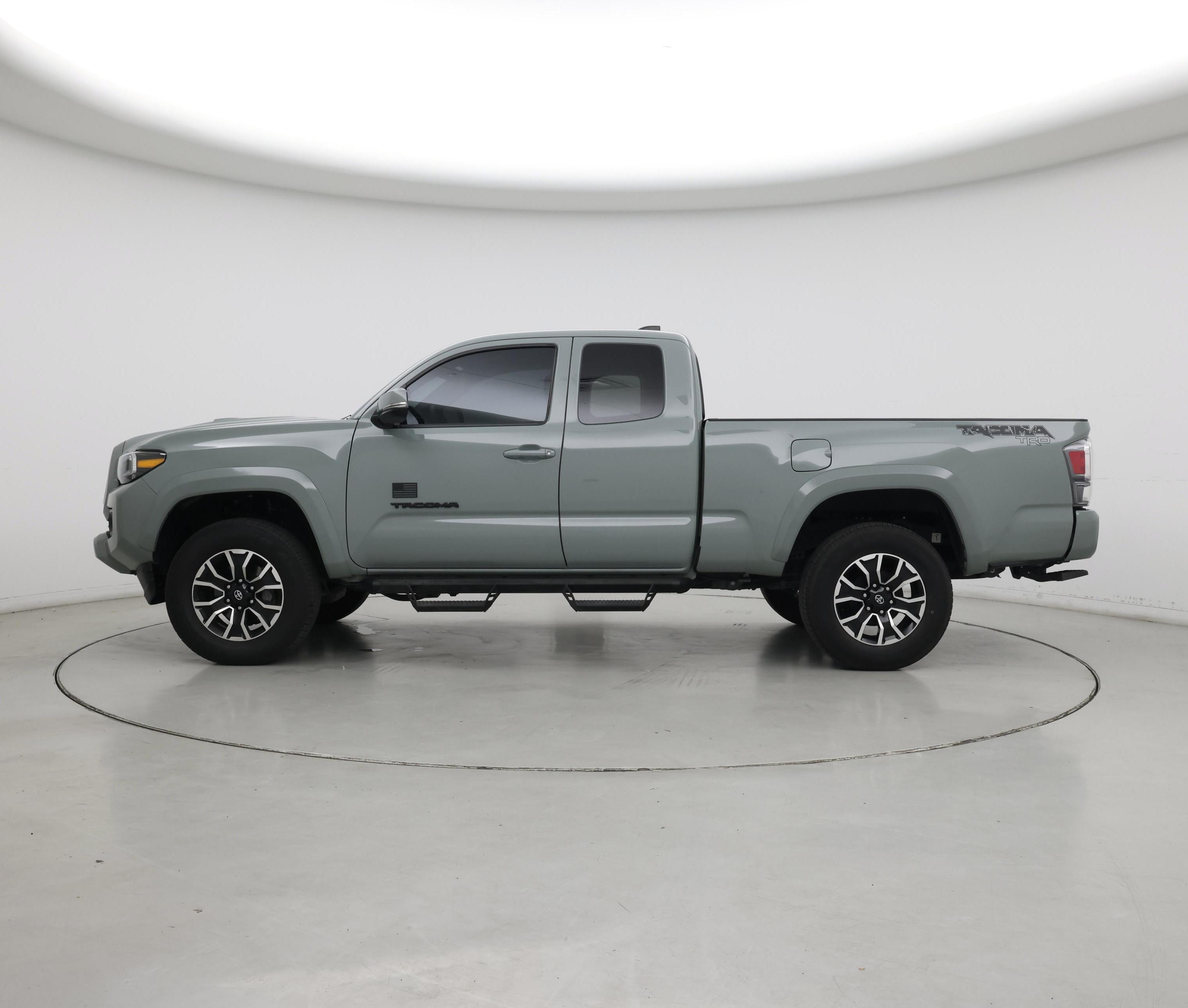 Thumbnail: 2022 Toyota Tacoma - 3