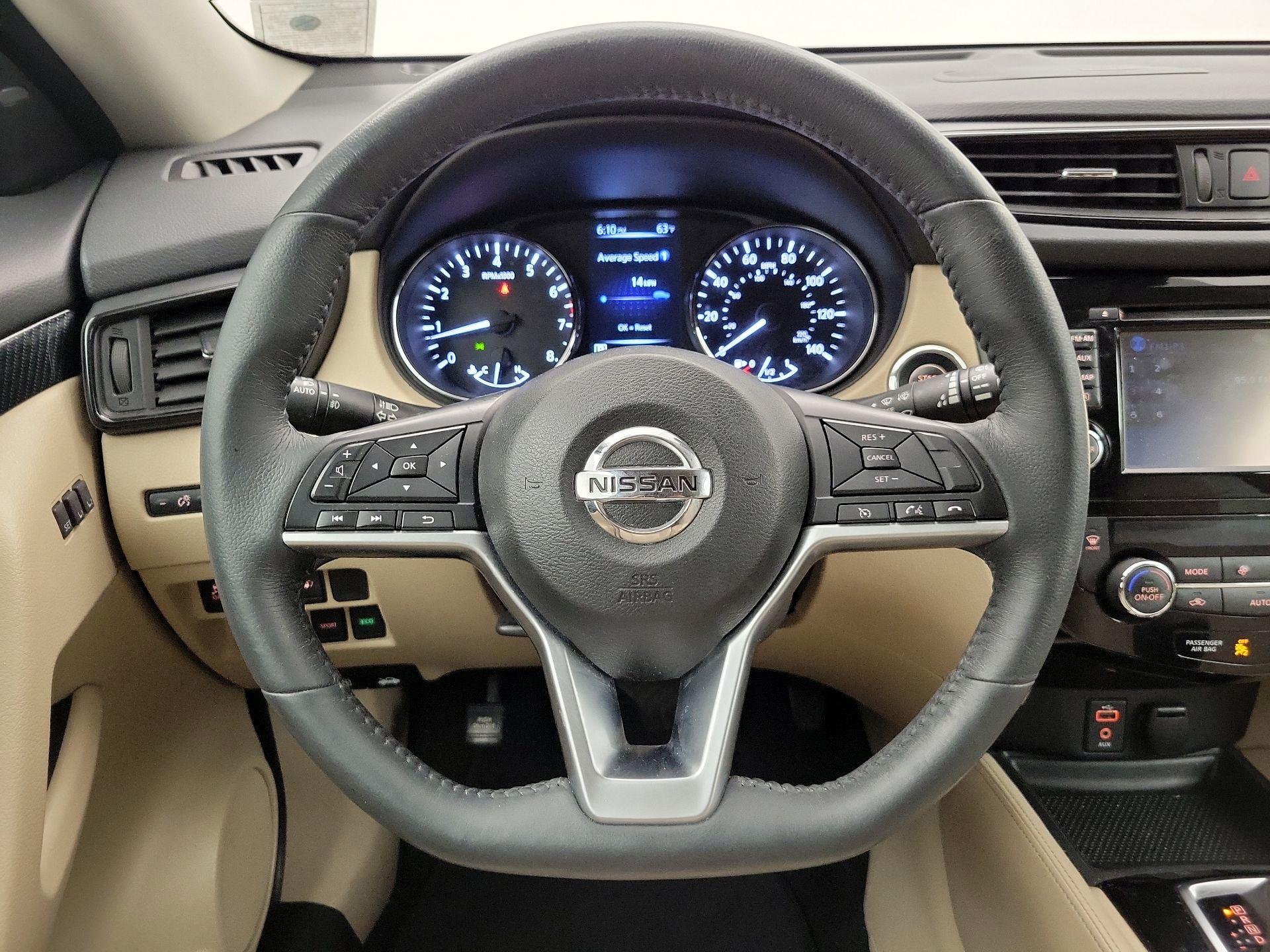 Thumbnail: 2017 Nissan Rogue - 10