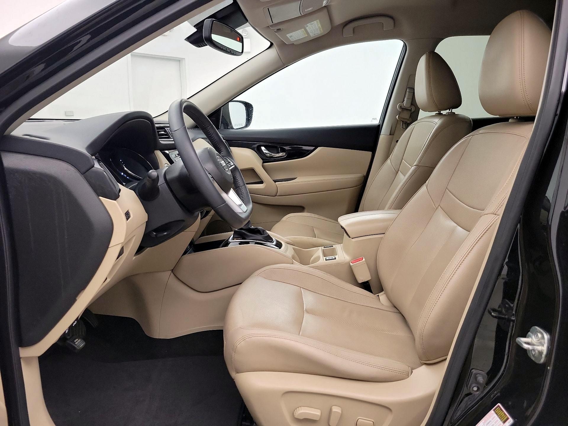 Thumbnail: 2017 Nissan Rogue - 11