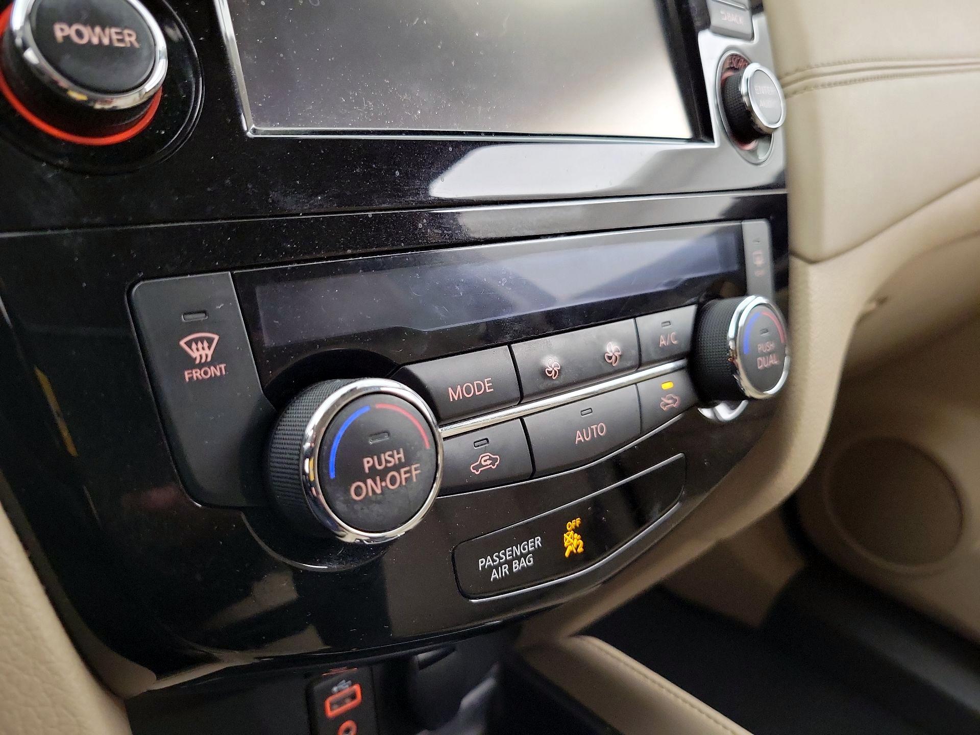 Thumbnail: 2017 Nissan Rogue - 17