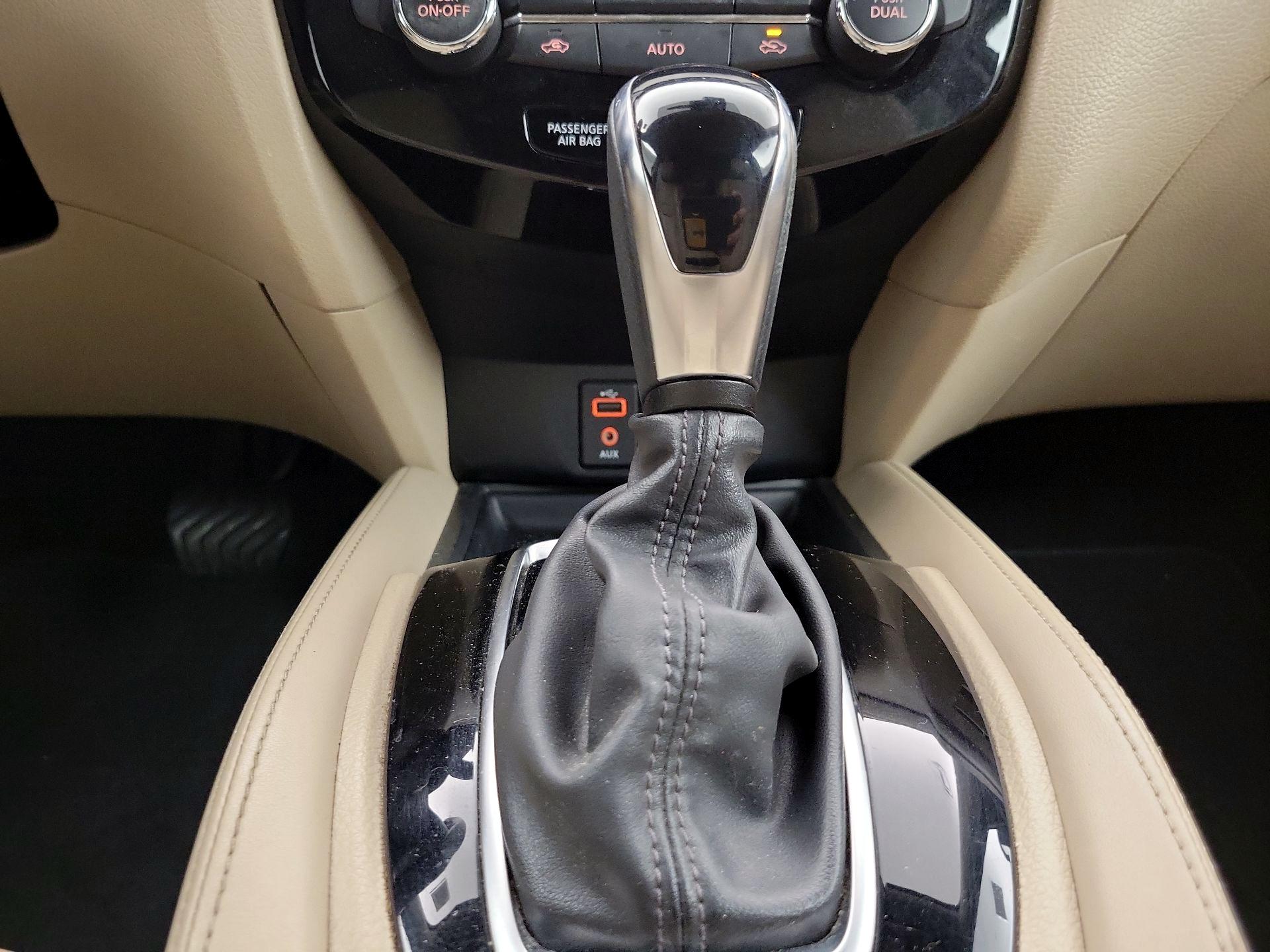 Thumbnail: 2017 Nissan Rogue - 18