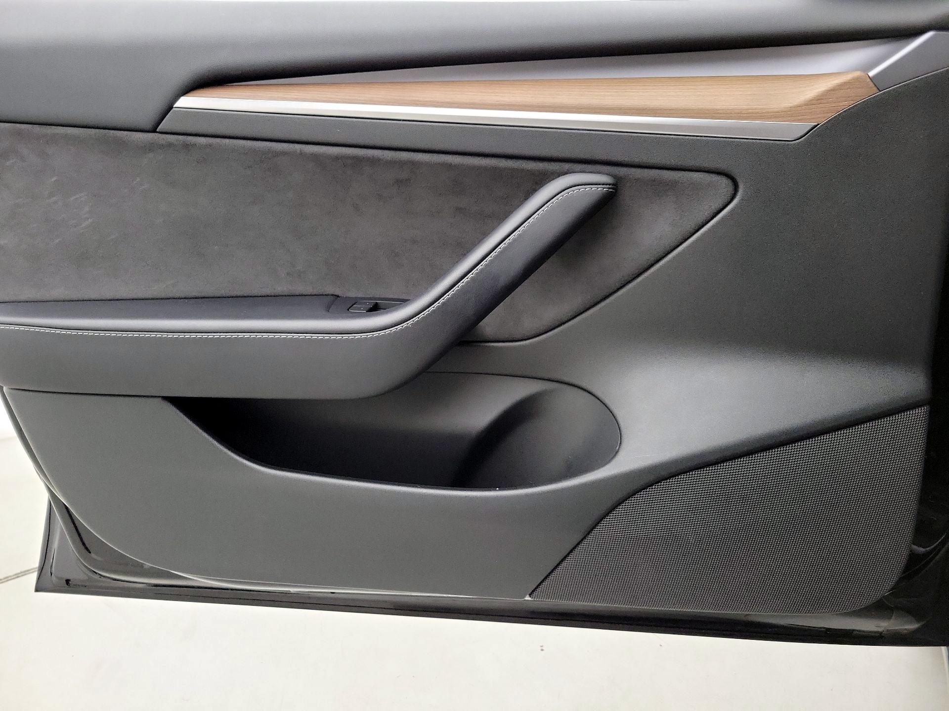 Thumbnail: 2023 Tesla Model 3 - 12