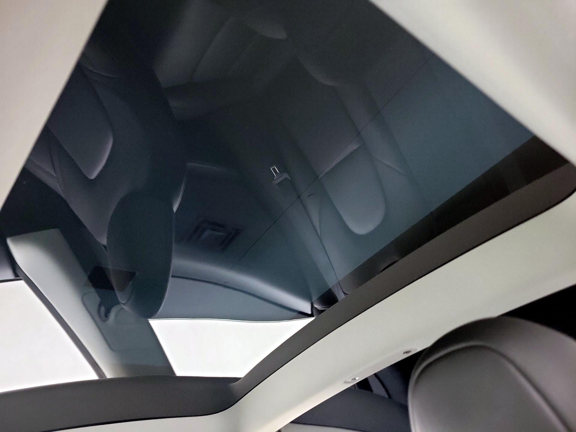 Thumbnail: 2023 Tesla Model 3 - 19