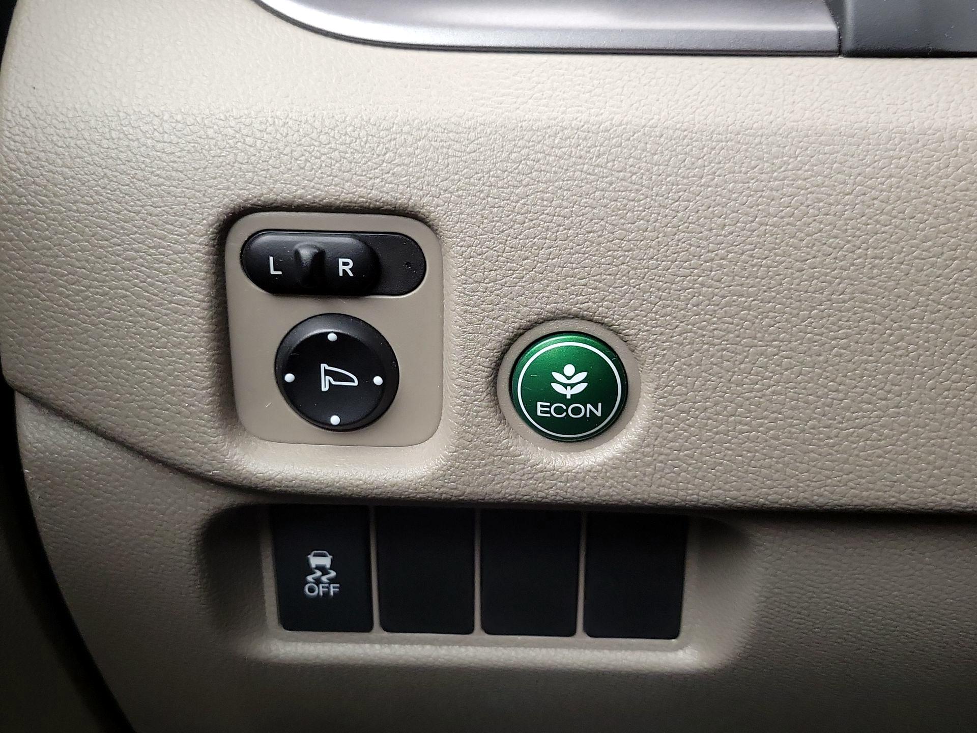 Thumbnail: 2016 Honda Pilot - 13