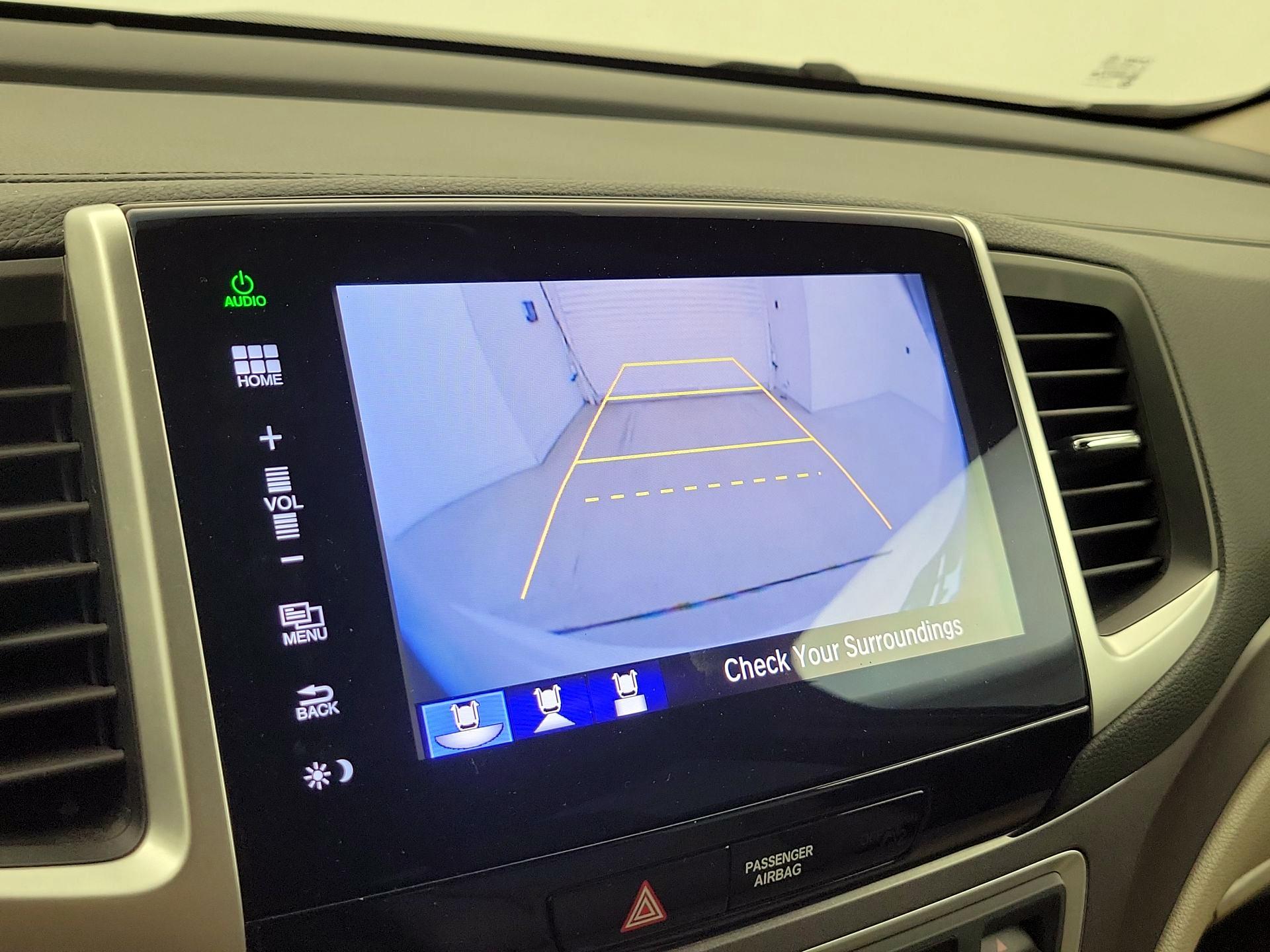 Thumbnail: 2016 Honda Pilot - 14