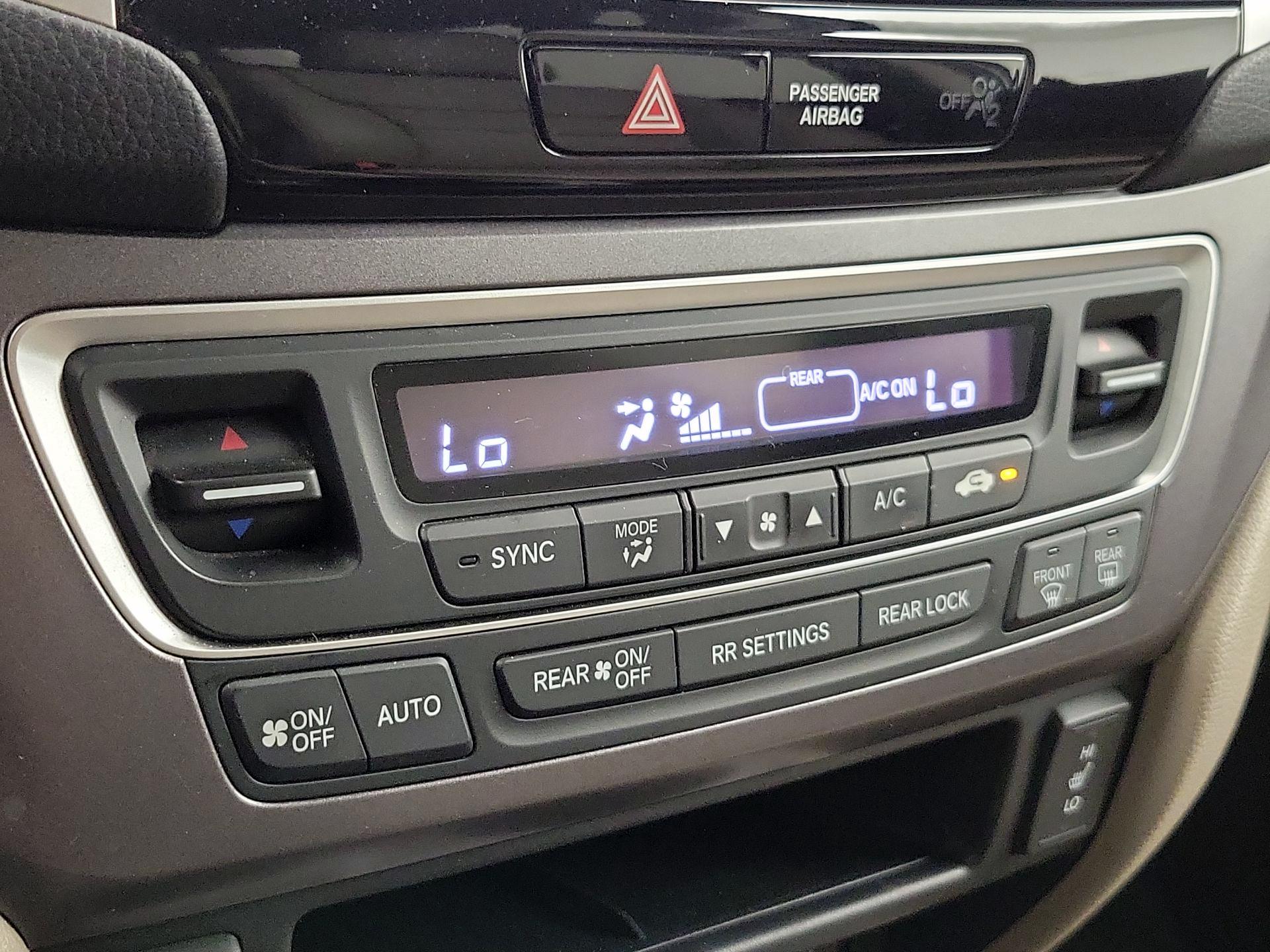 Thumbnail: 2016 Honda Pilot - 16