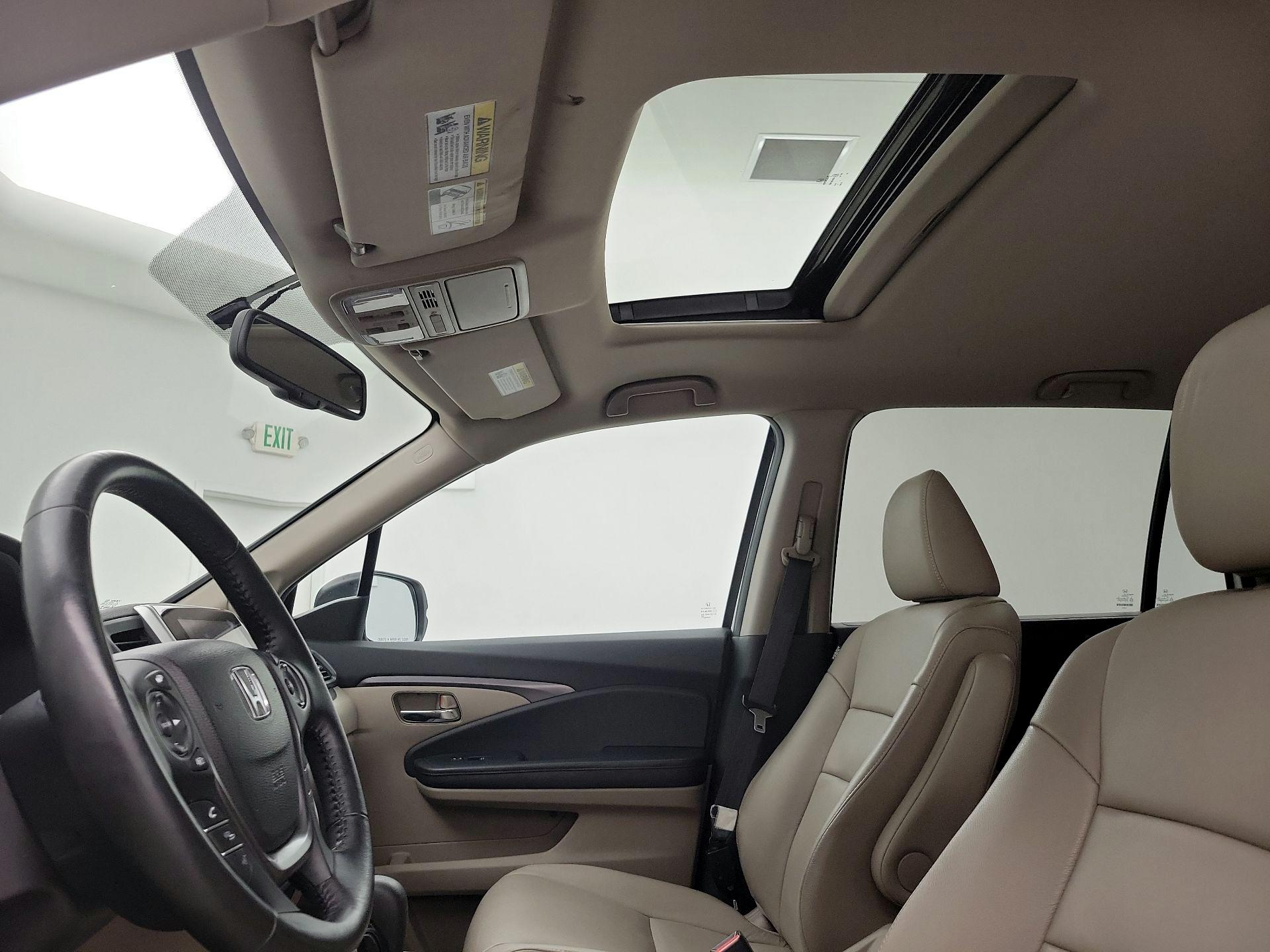 Thumbnail: 2016 Honda Pilot - 19