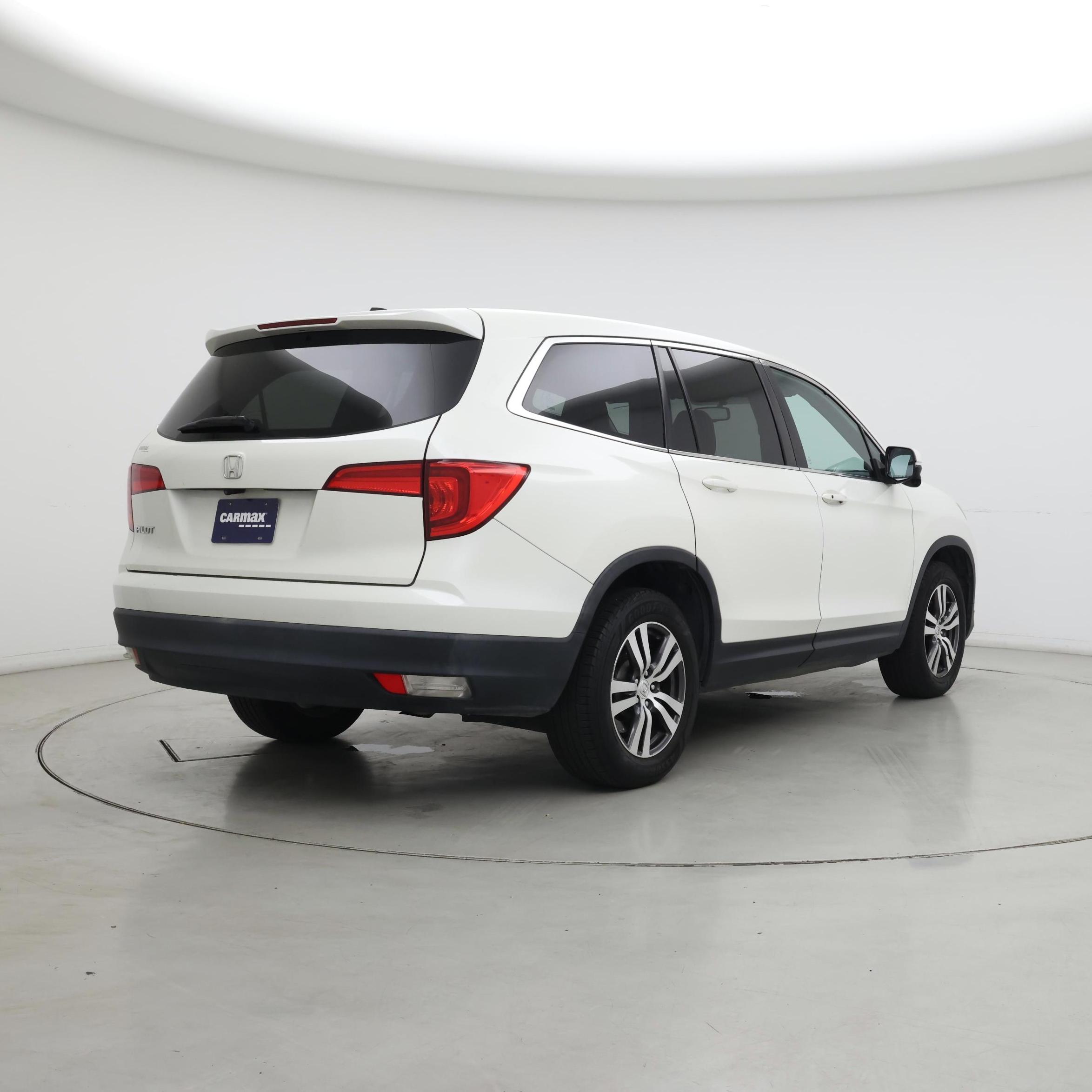 Thumbnail: 2016 Honda Pilot - 8