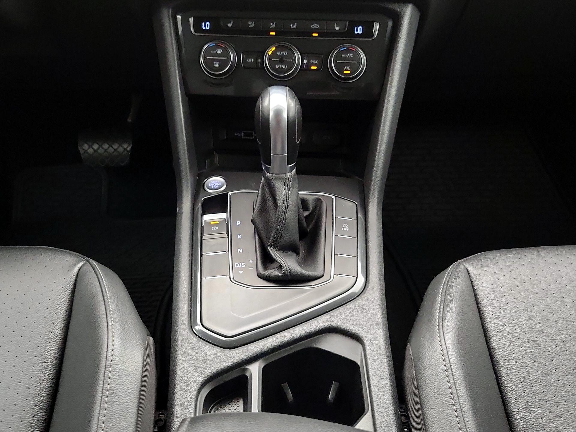 Thumbnail: 2018 Volkswagen Tiguan - 17