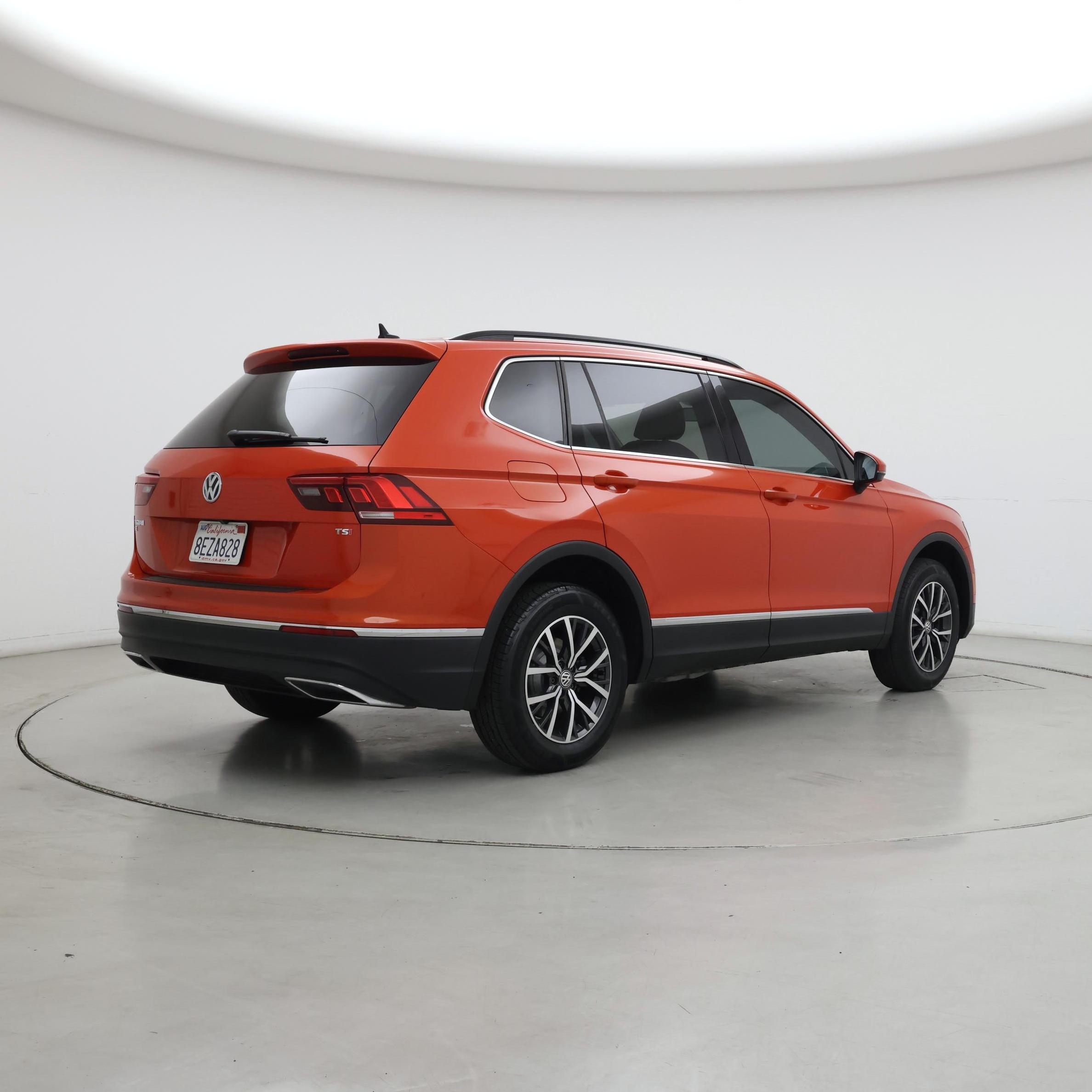 Thumbnail: 2018 Volkswagen Tiguan - 8